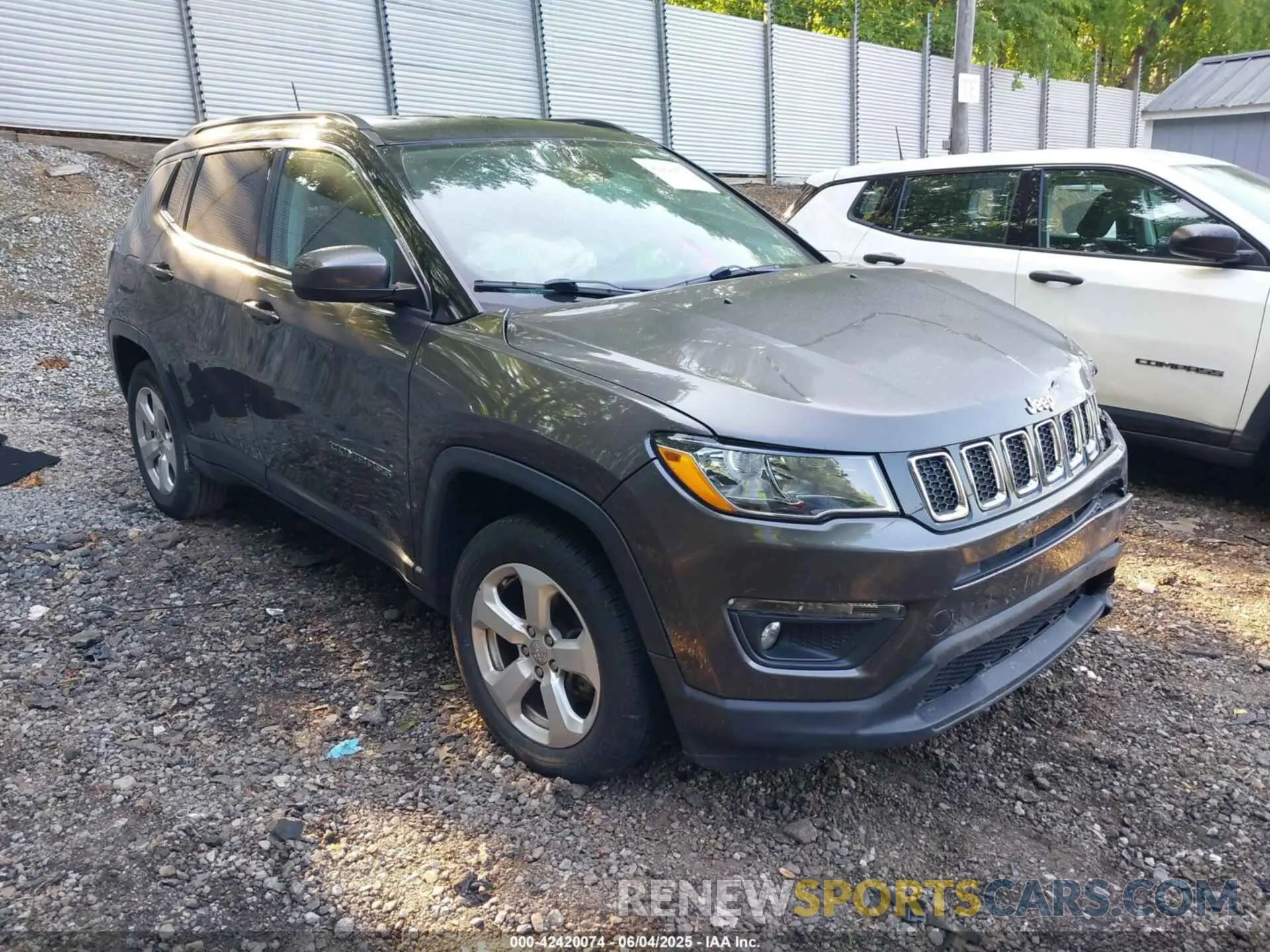1 Photograph of a damaged car 3C4NJDBBXKT653482 JEEP COMPASS 2019