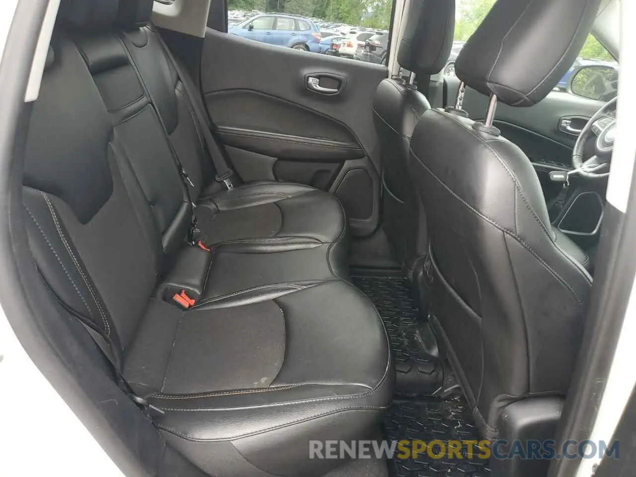 10 Photograph of a damaged car 3C4NJDBBXKT780927 JEEP COMPASS 2019