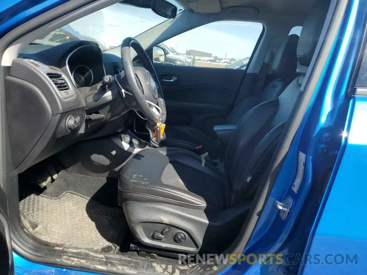 7 Photograph of a damaged car 3C4NJDBBXKT806569 JEEP COMPASS 2019