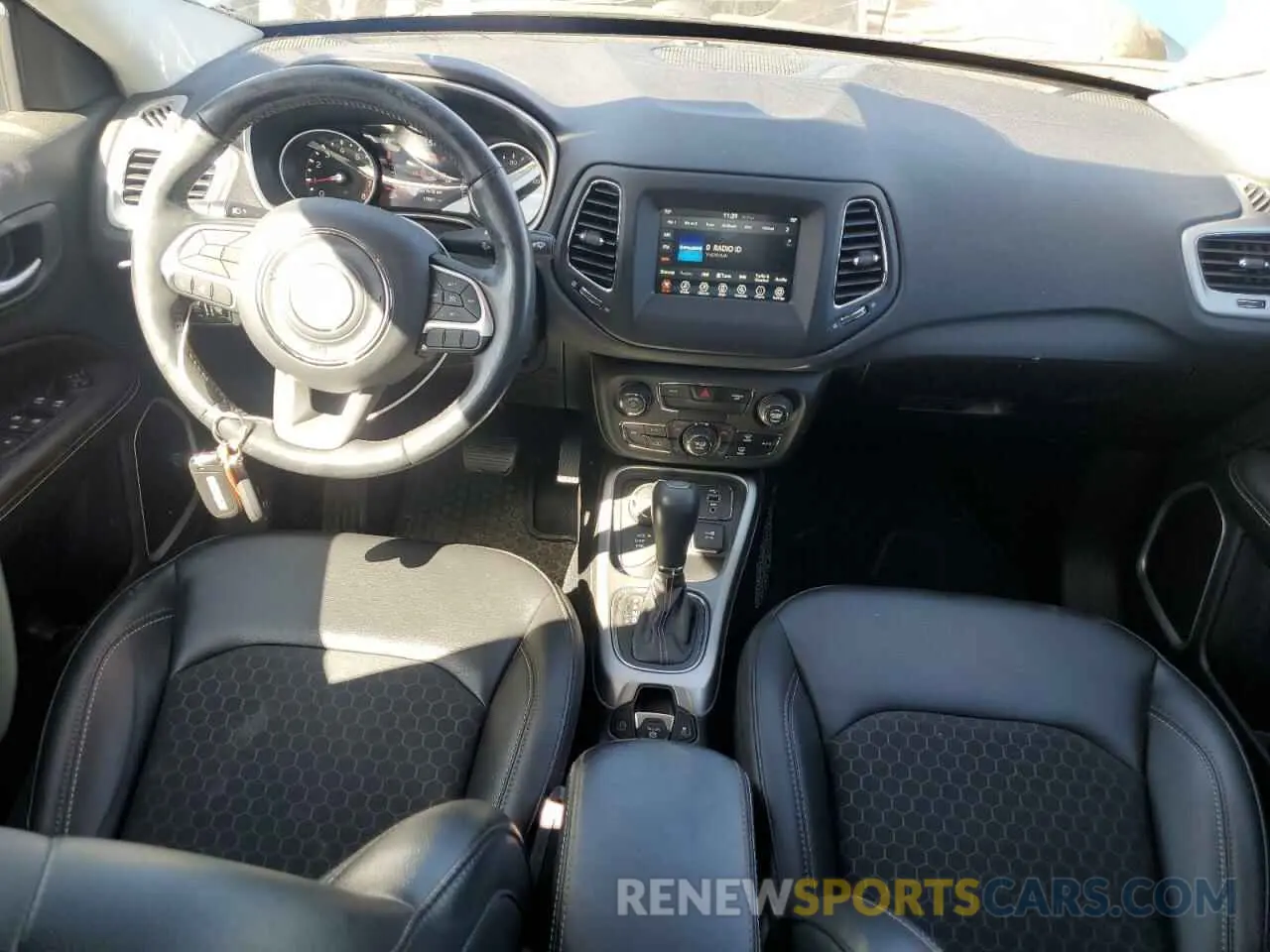 8 Photograph of a damaged car 3C4NJDBBXKT806569 JEEP COMPASS 2019
