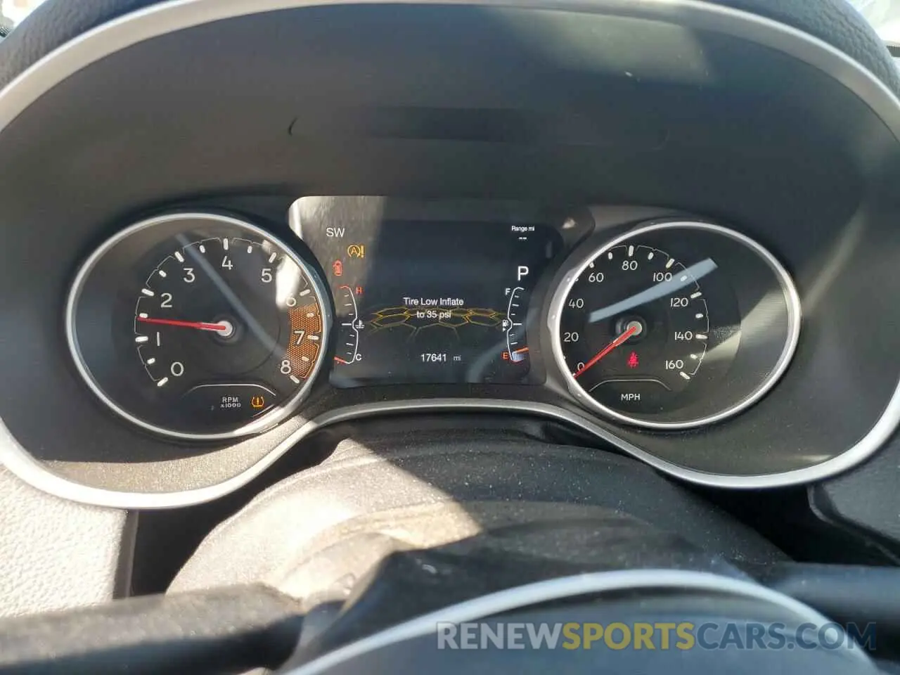 9 Photograph of a damaged car 3C4NJDBBXKT806569 JEEP COMPASS 2019