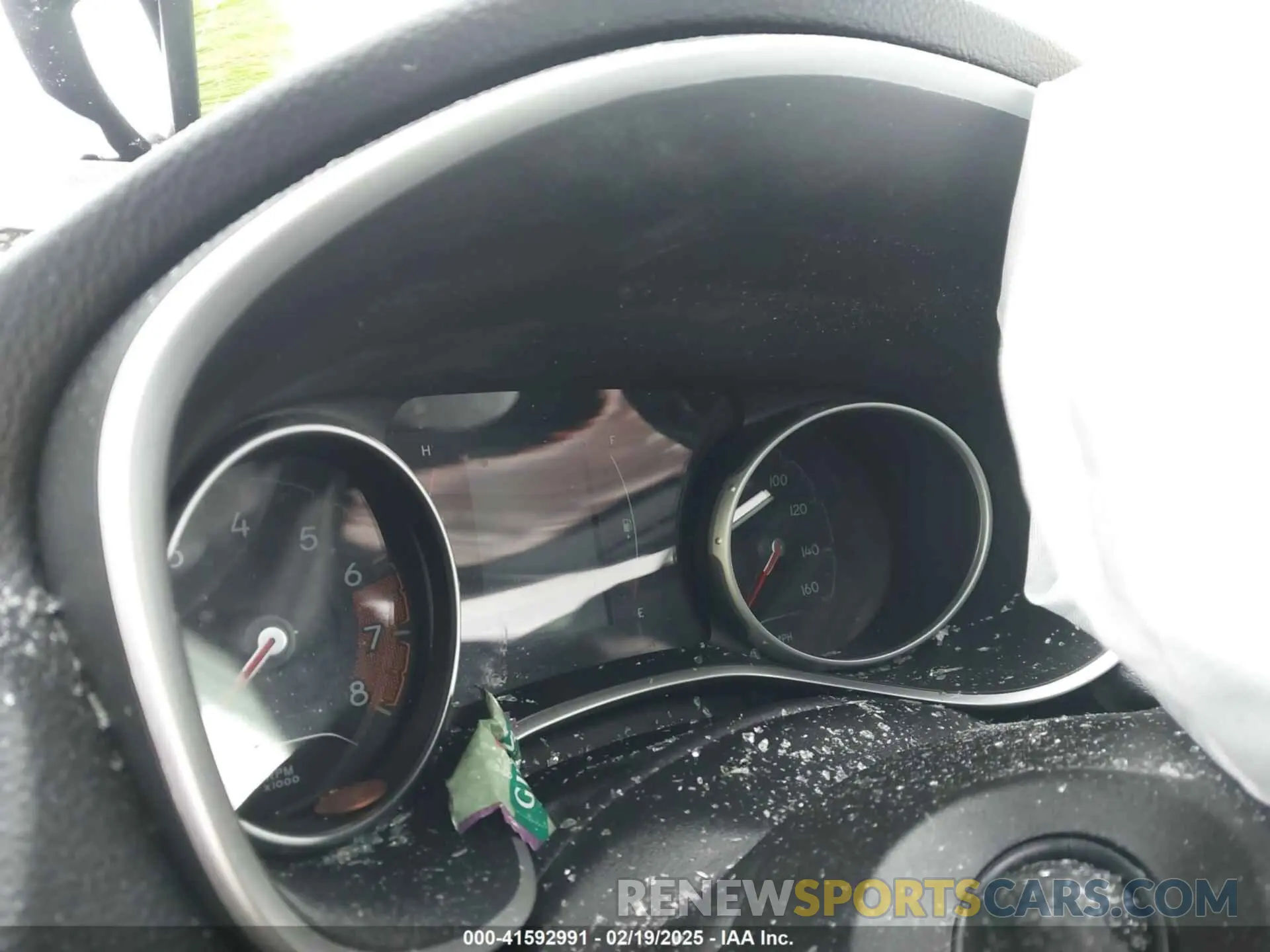 14 Photograph of a damaged car 3C4NJDBBXKT840382 JEEP COMPASS 2019