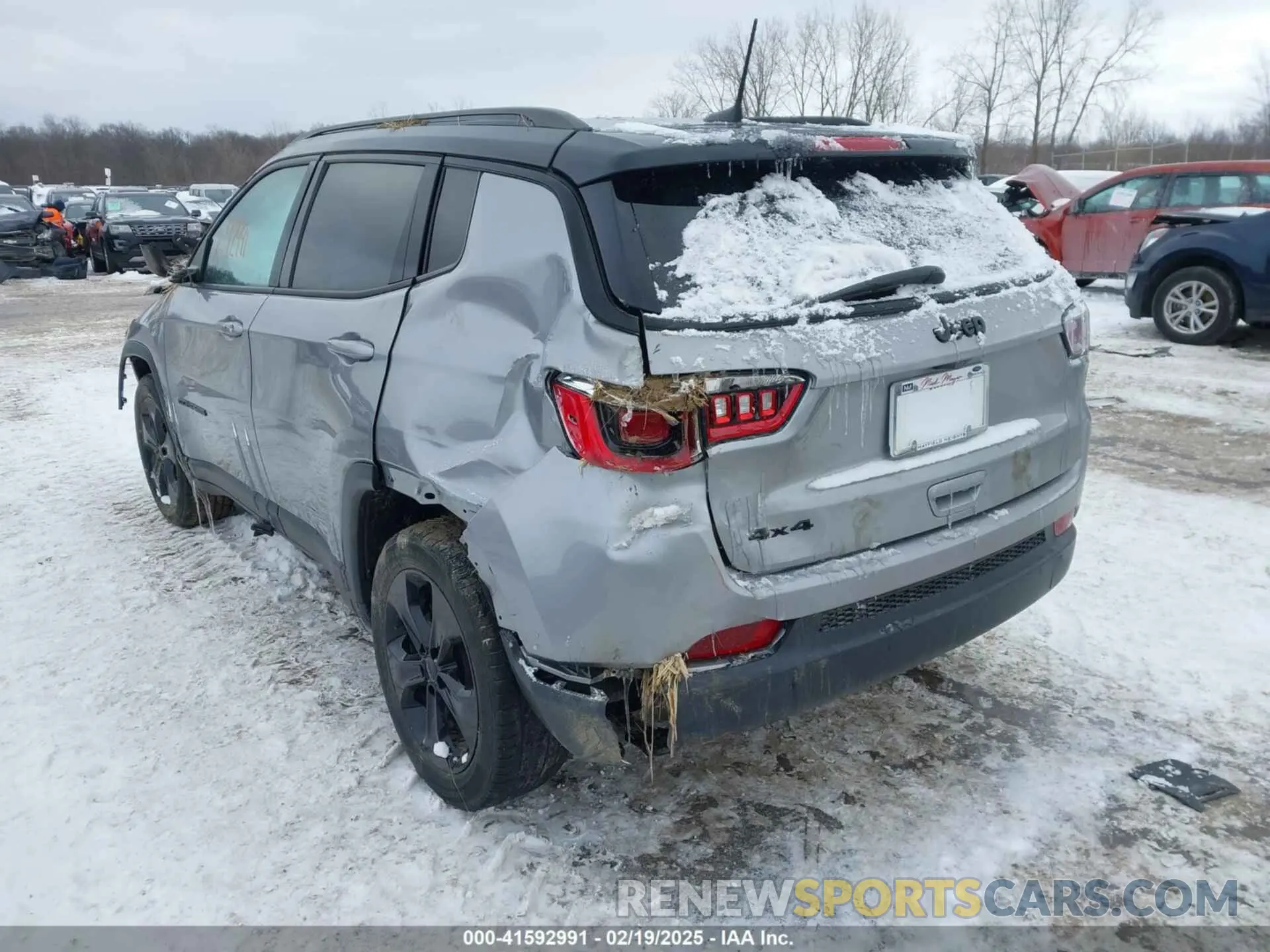 3 Photograph of a damaged car 3C4NJDBBXKT840382 JEEP COMPASS 2019