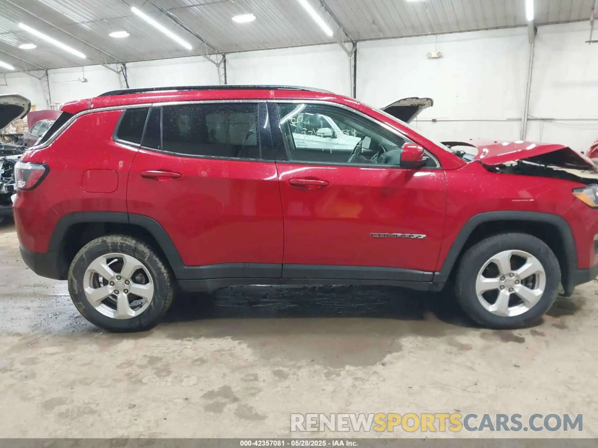 13 Photograph of a damaged car 3C4NJDBBXKT849955 JEEP COMPASS 2019