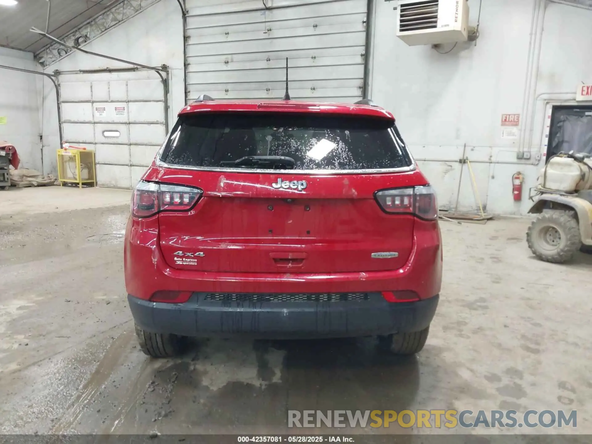 16 Photograph of a damaged car 3C4NJDBBXKT849955 JEEP COMPASS 2019