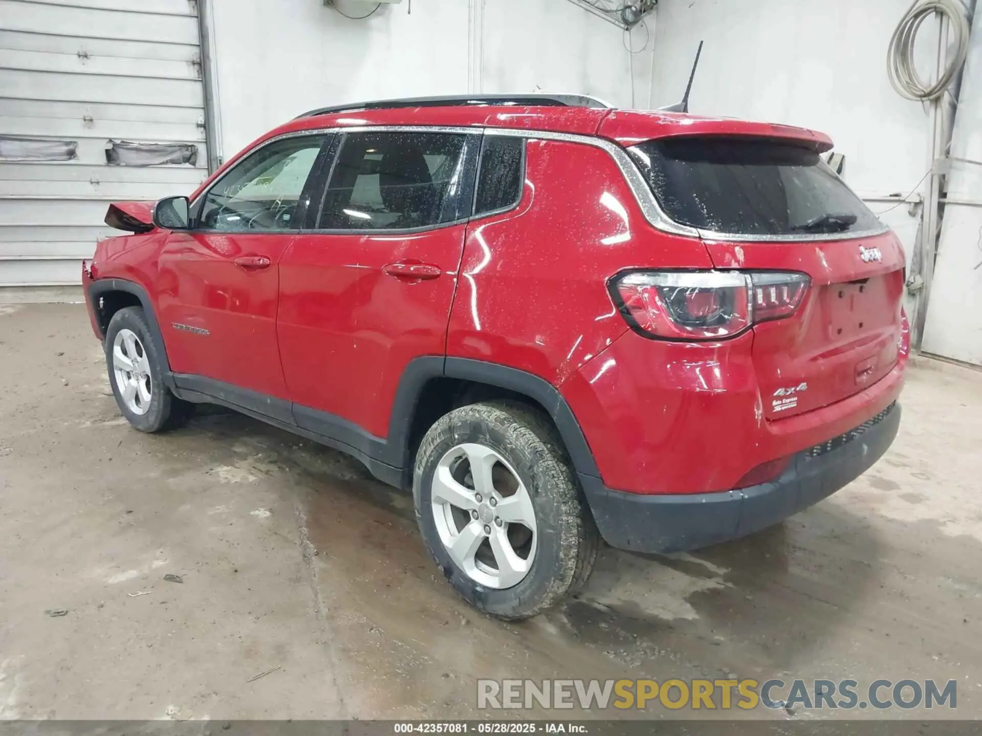 3 Photograph of a damaged car 3C4NJDBBXKT849955 JEEP COMPASS 2019