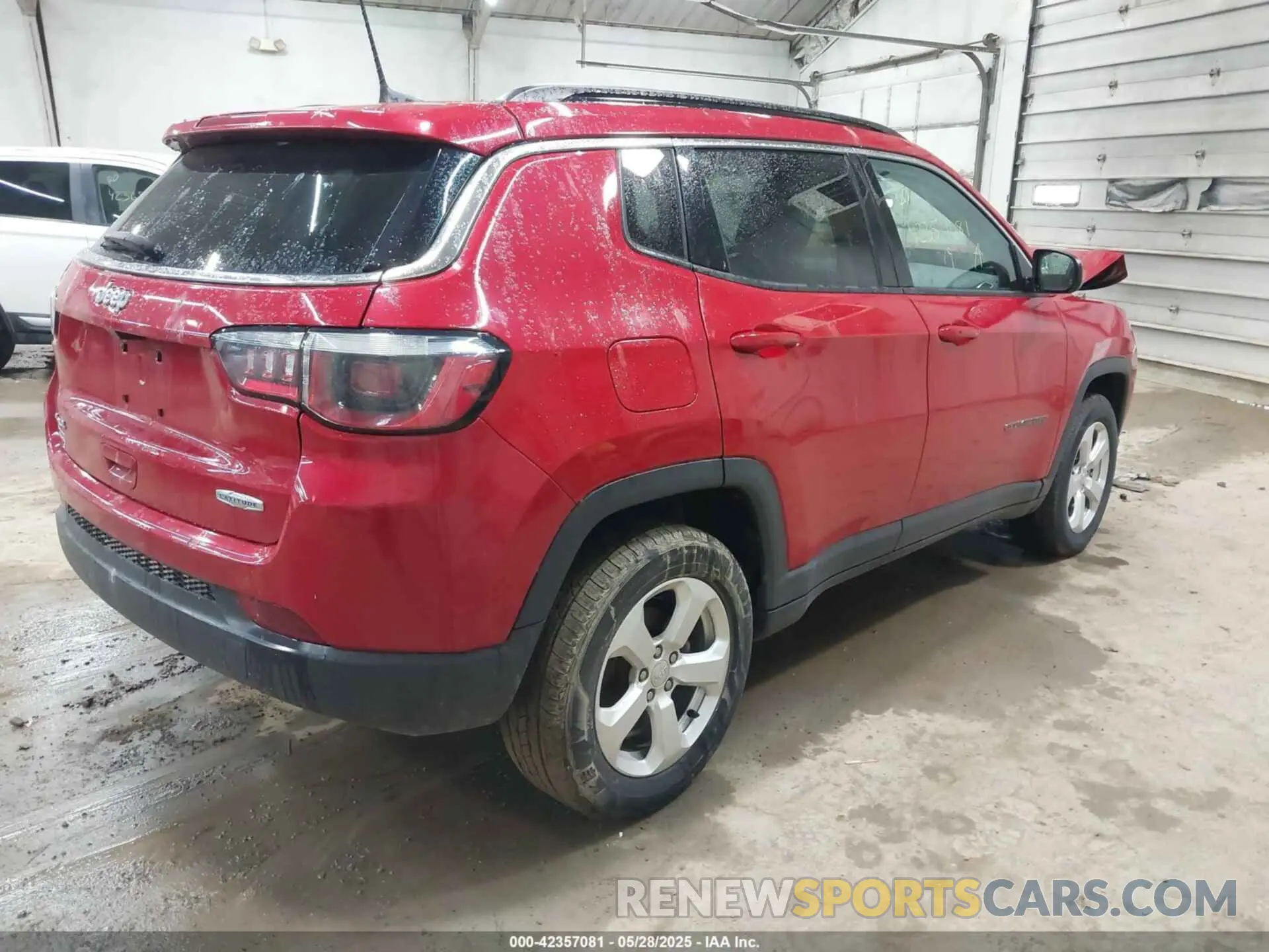 4 Photograph of a damaged car 3C4NJDBBXKT849955 JEEP COMPASS 2019