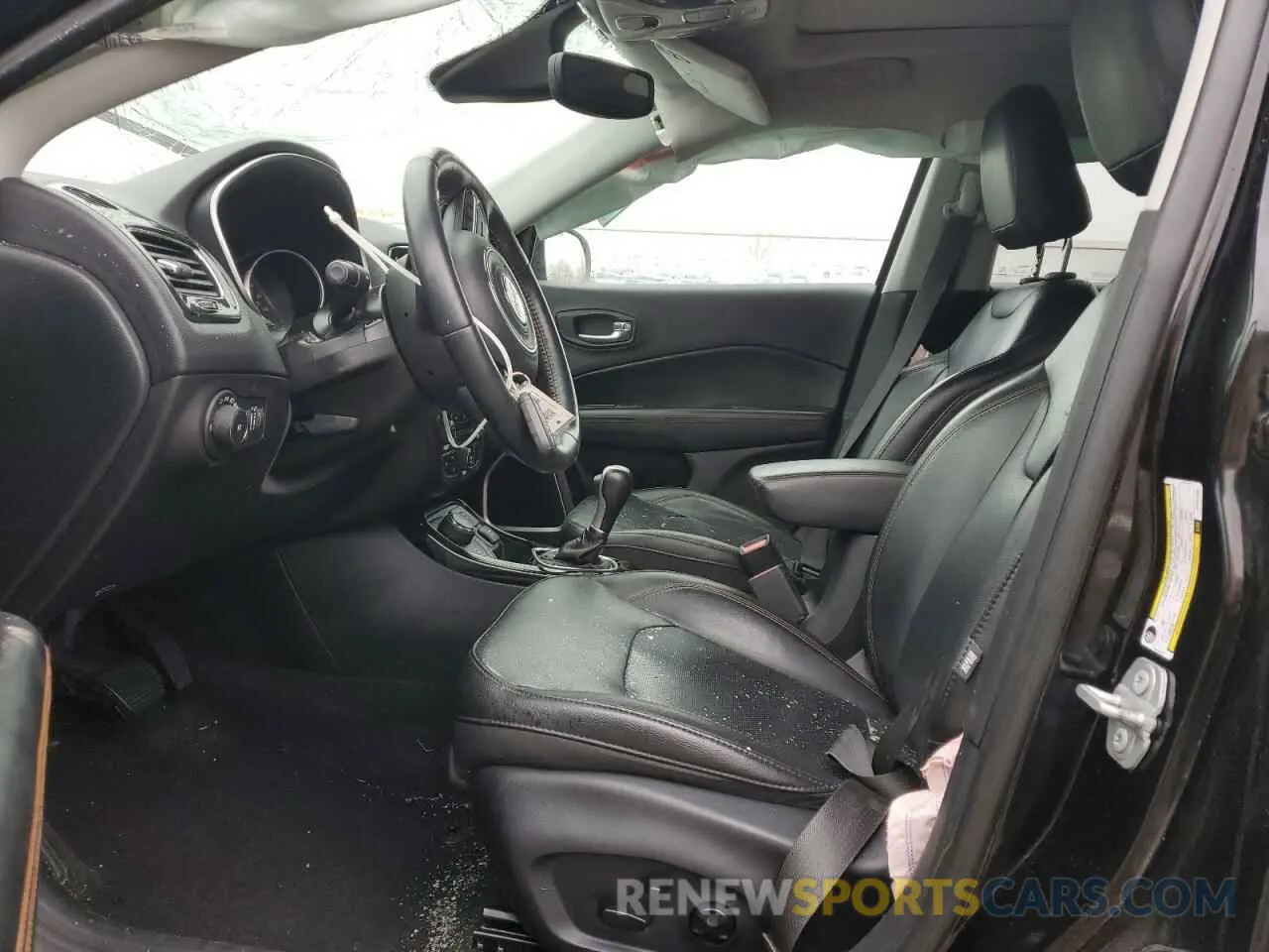 7 Photograph of a damaged car 3C4NJDCB0KT647592 JEEP COMPASS 2019