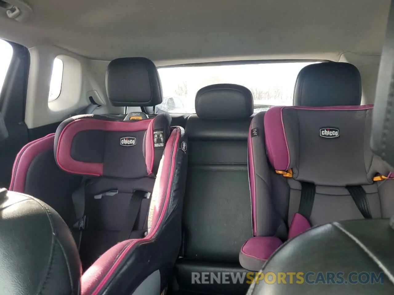 10 Photograph of a damaged car 3C4NJDCB0KT672458 JEEP COMPASS 2019
