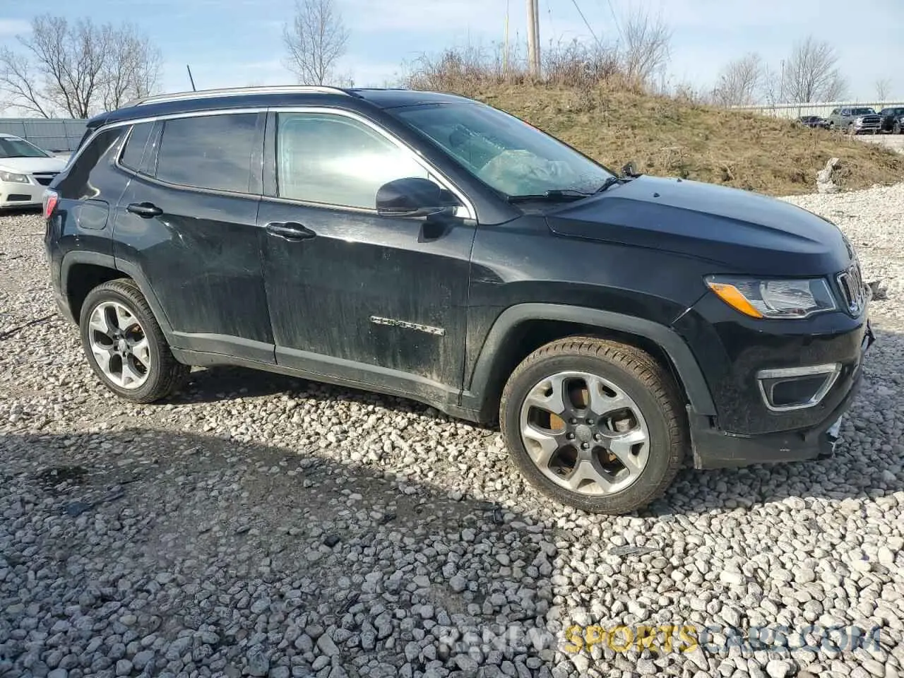 4 Photograph of a damaged car 3C4NJDCB0KT672458 JEEP COMPASS 2019