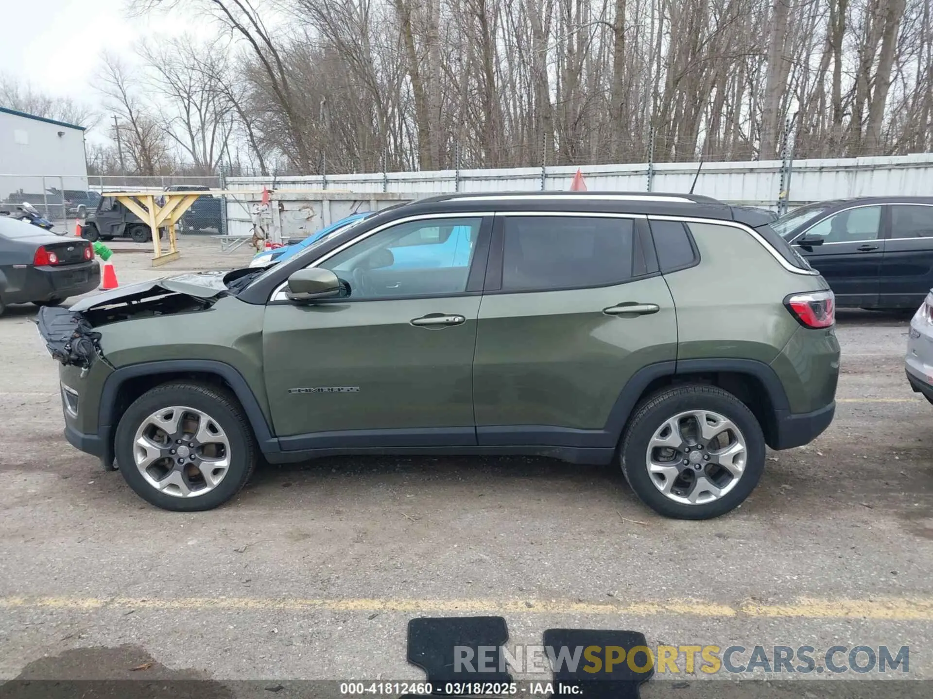 14 Photograph of a damaged car 3C4NJDCB0KT812069 JEEP COMPASS 2019