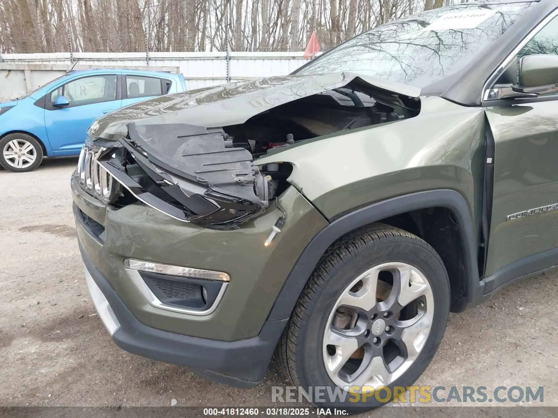 6 Photograph of a damaged car 3C4NJDCB0KT812069 JEEP COMPASS 2019