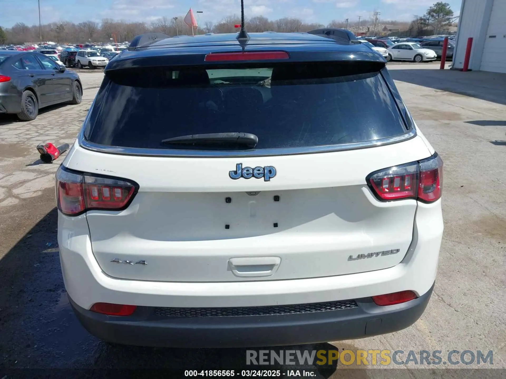 16 Photograph of a damaged car 3C4NJDCB0KT827087 JEEP COMPASS 2019