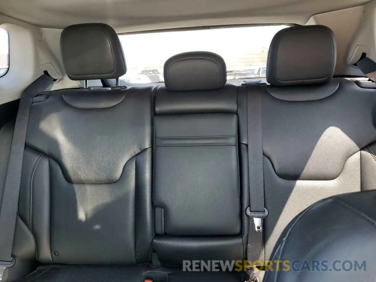 10 Photograph of a damaged car 3C4NJDCB0KT842382 JEEP COMPASS 2019