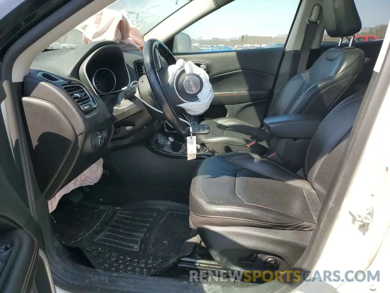 7 Photograph of a damaged car 3C4NJDCB0KT842382 JEEP COMPASS 2019