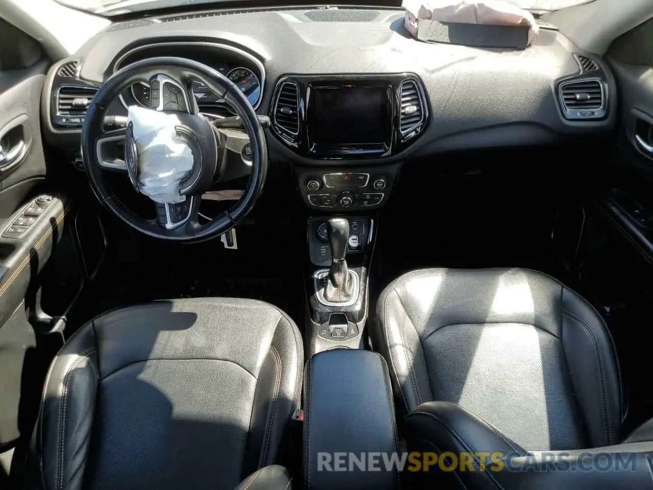 8 Photograph of a damaged car 3C4NJDCB0KT842382 JEEP COMPASS 2019