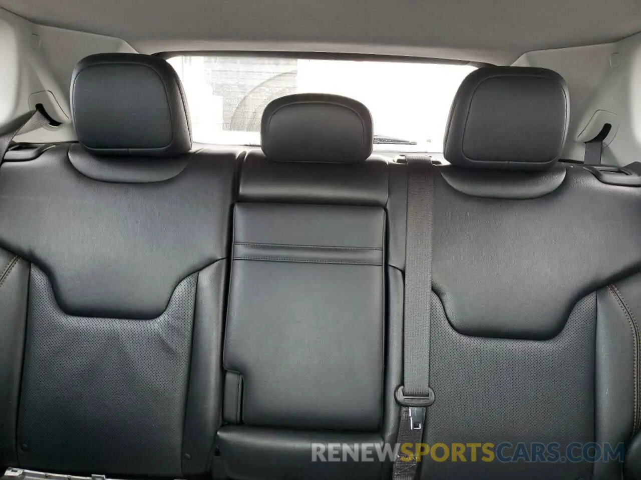 10 Photograph of a damaged car 3C4NJDCB1KT619882 JEEP COMPASS 2019