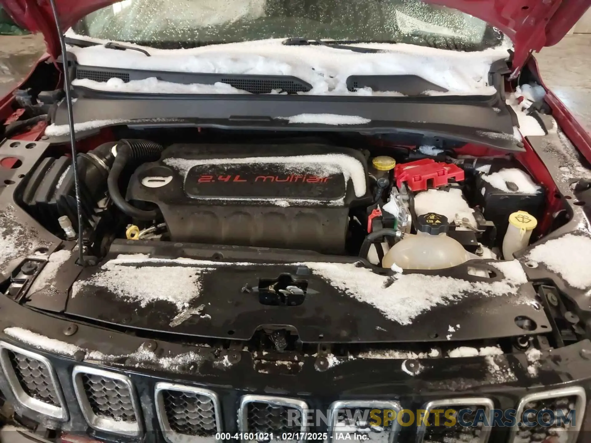 10 Photograph of a damaged car 3C4NJDCB1KT673764 JEEP COMPASS 2019