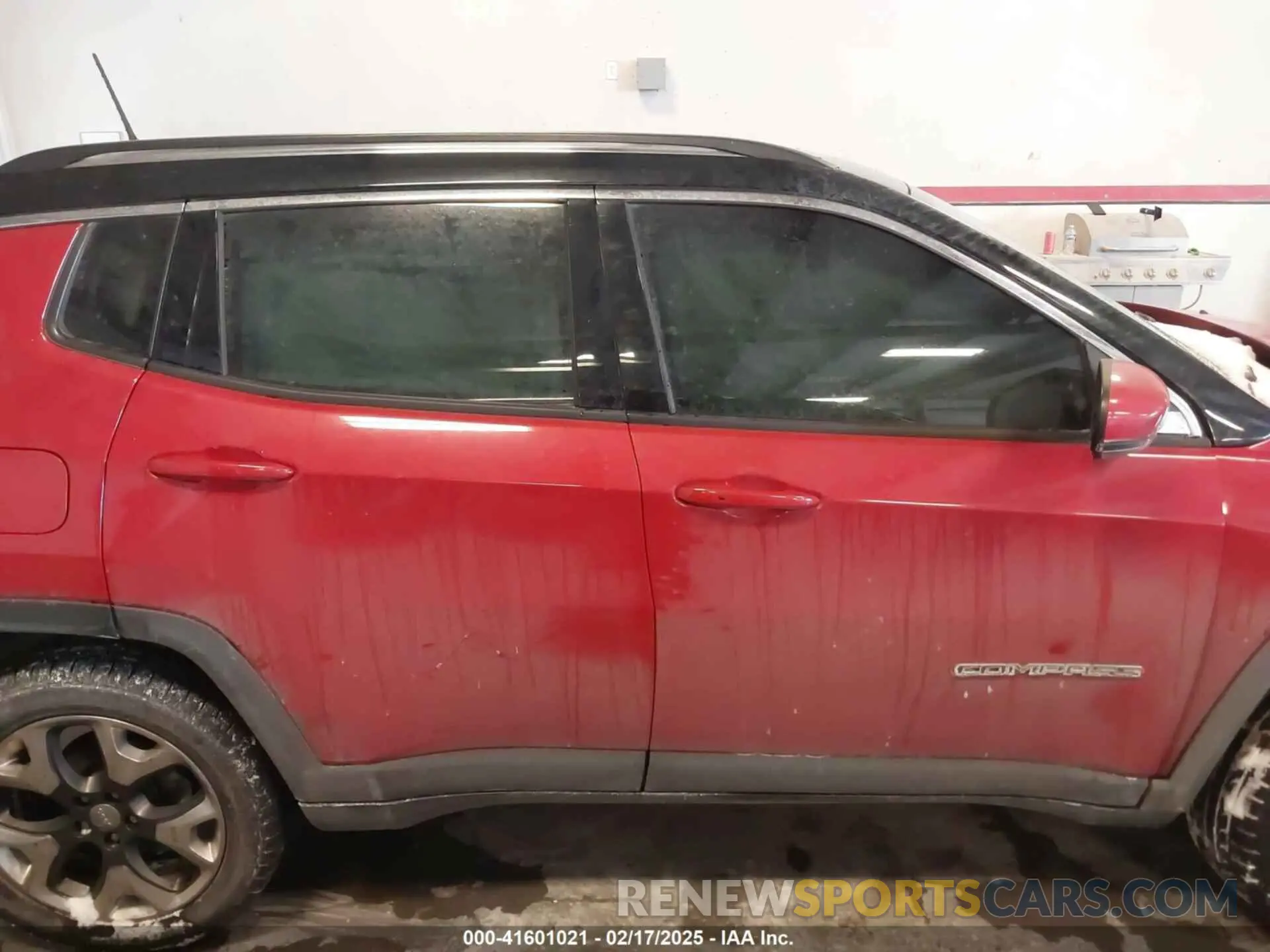 12 Photograph of a damaged car 3C4NJDCB1KT673764 JEEP COMPASS 2019