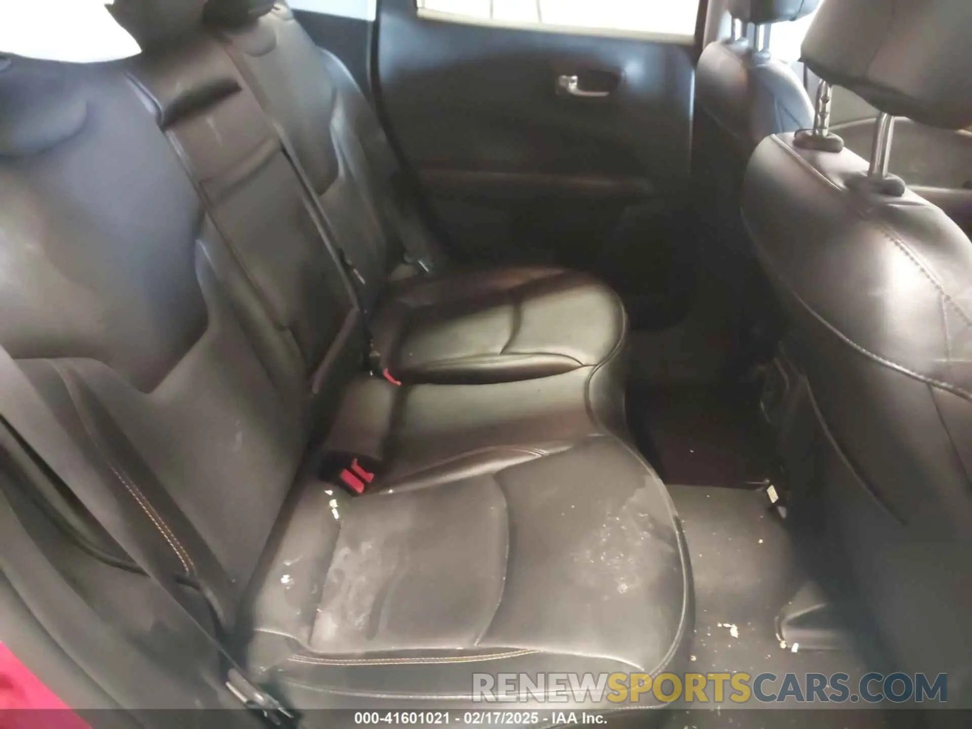 8 Photograph of a damaged car 3C4NJDCB1KT673764 JEEP COMPASS 2019