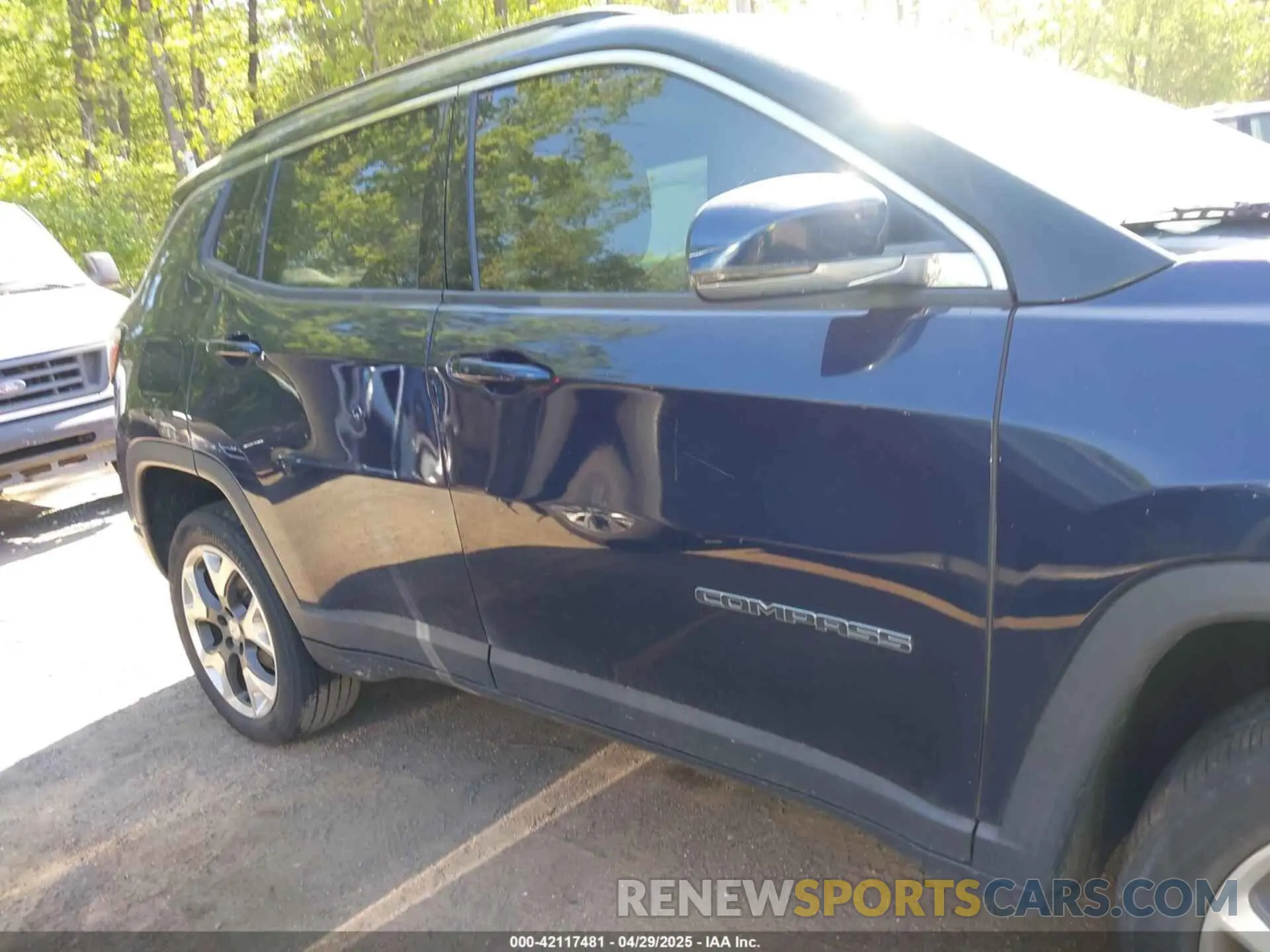 12 Photograph of a damaged car 3C4NJDCB1KT680147 JEEP COMPASS 2019