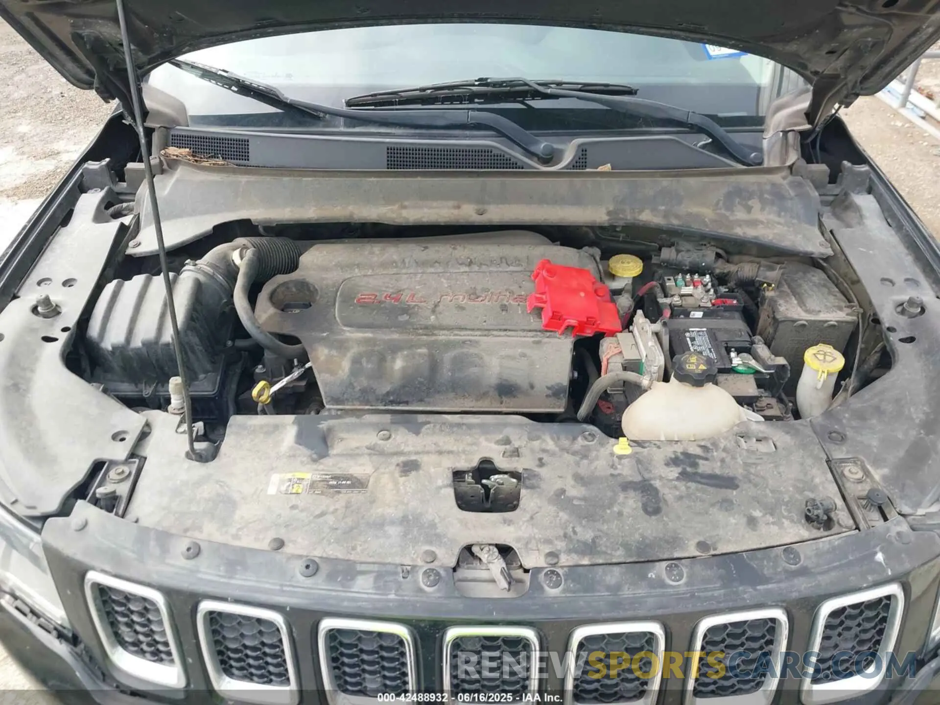 10 Photograph of a damaged car 3C4NJDCB1KT742114 JEEP COMPASS 2019