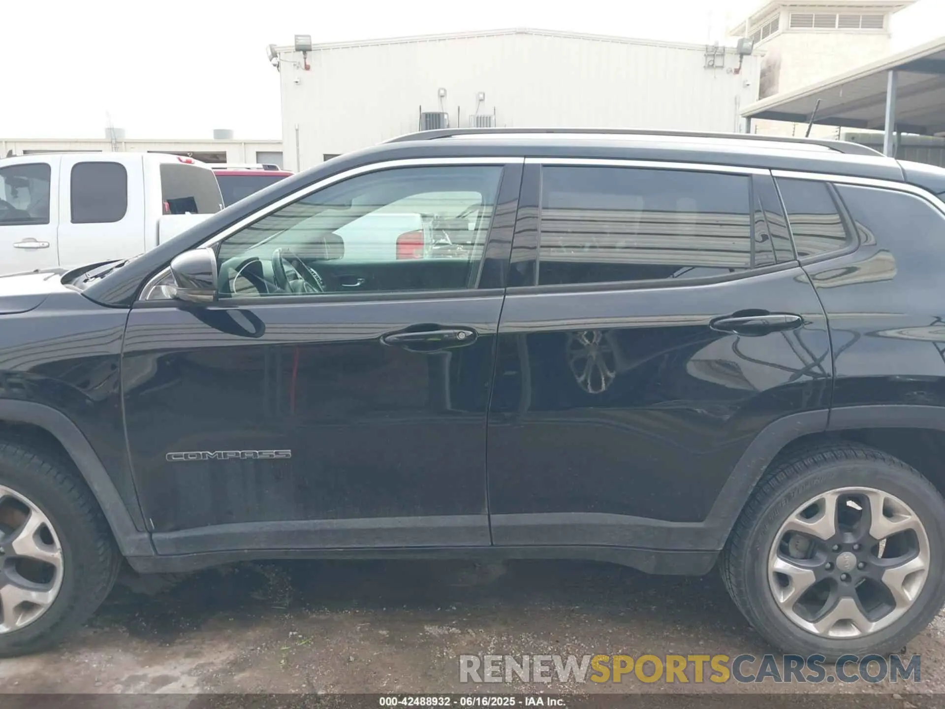 14 Photograph of a damaged car 3C4NJDCB1KT742114 JEEP COMPASS 2019