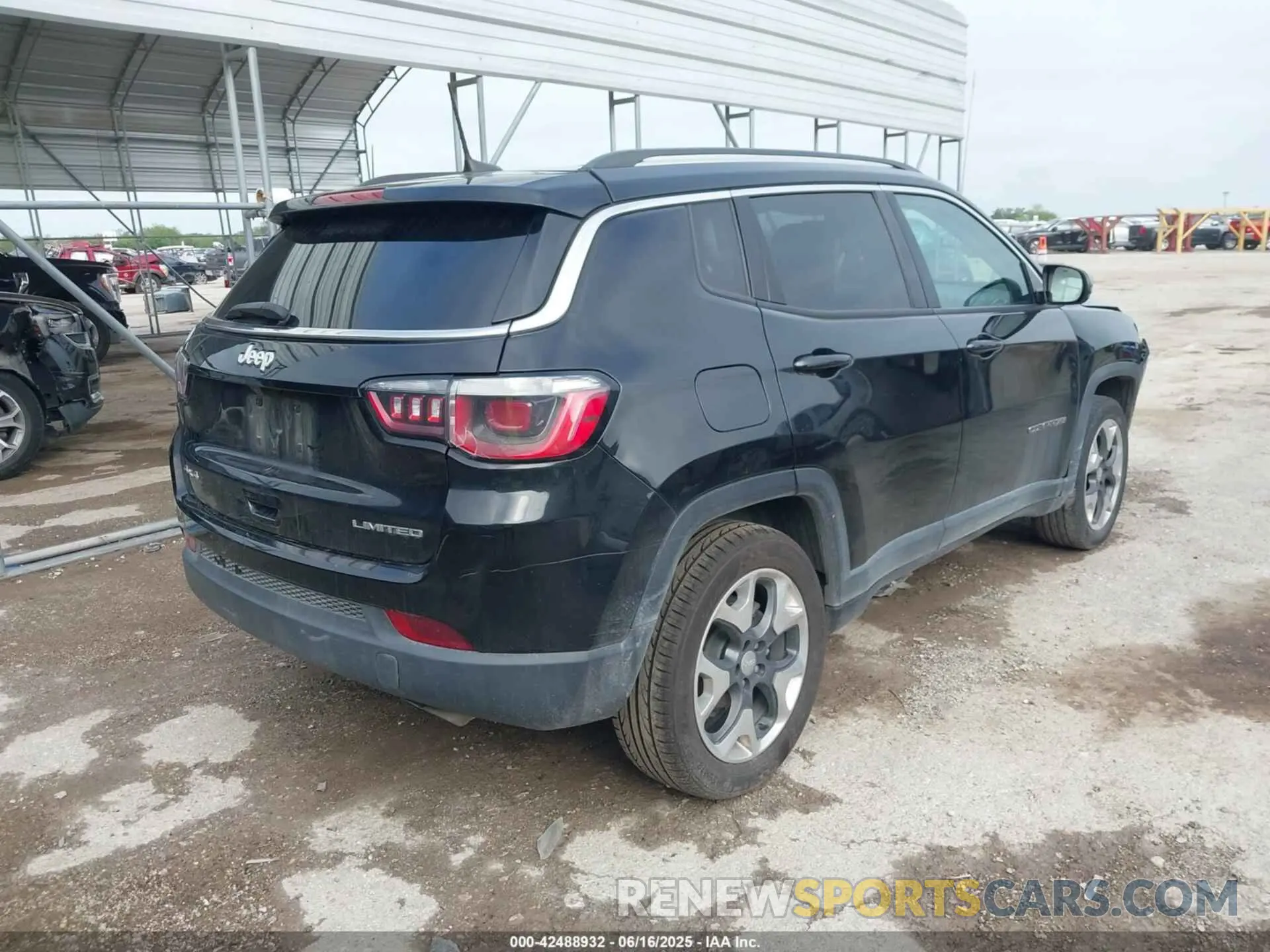 4 Photograph of a damaged car 3C4NJDCB1KT742114 JEEP COMPASS 2019