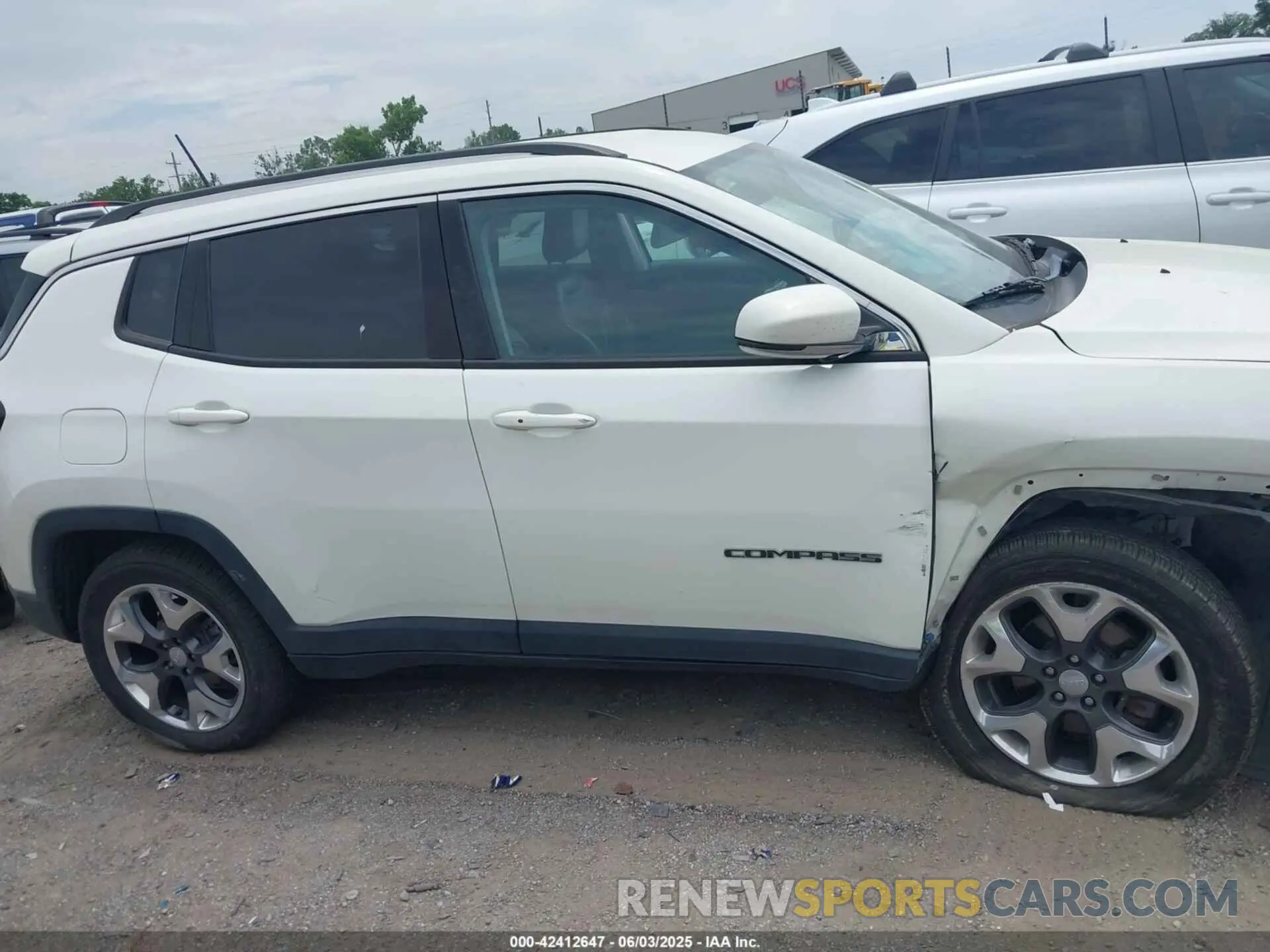 13 Photograph of a damaged car 3C4NJDCB1KT790969 JEEP COMPASS 2019