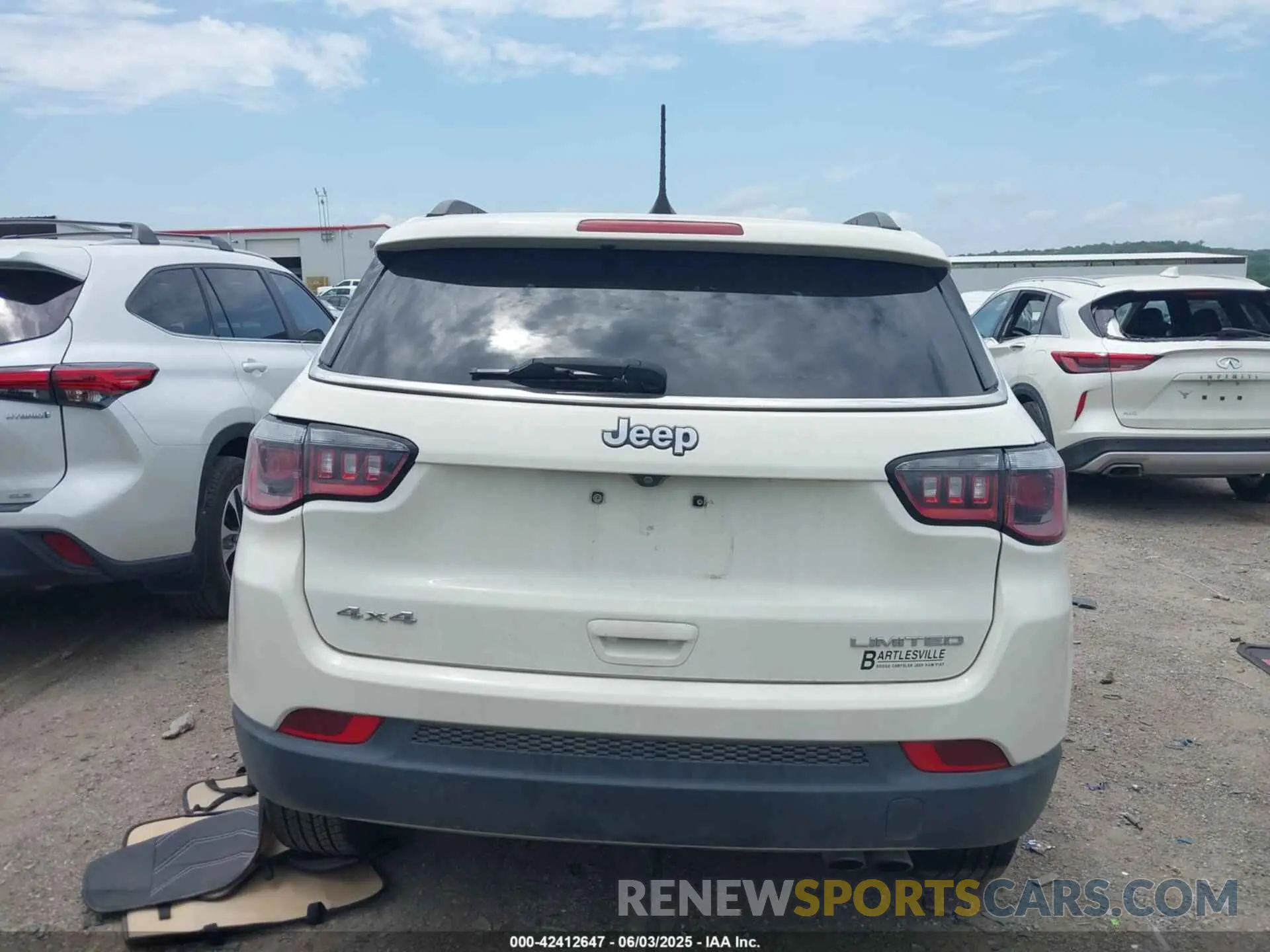 16 Photograph of a damaged car 3C4NJDCB1KT790969 JEEP COMPASS 2019