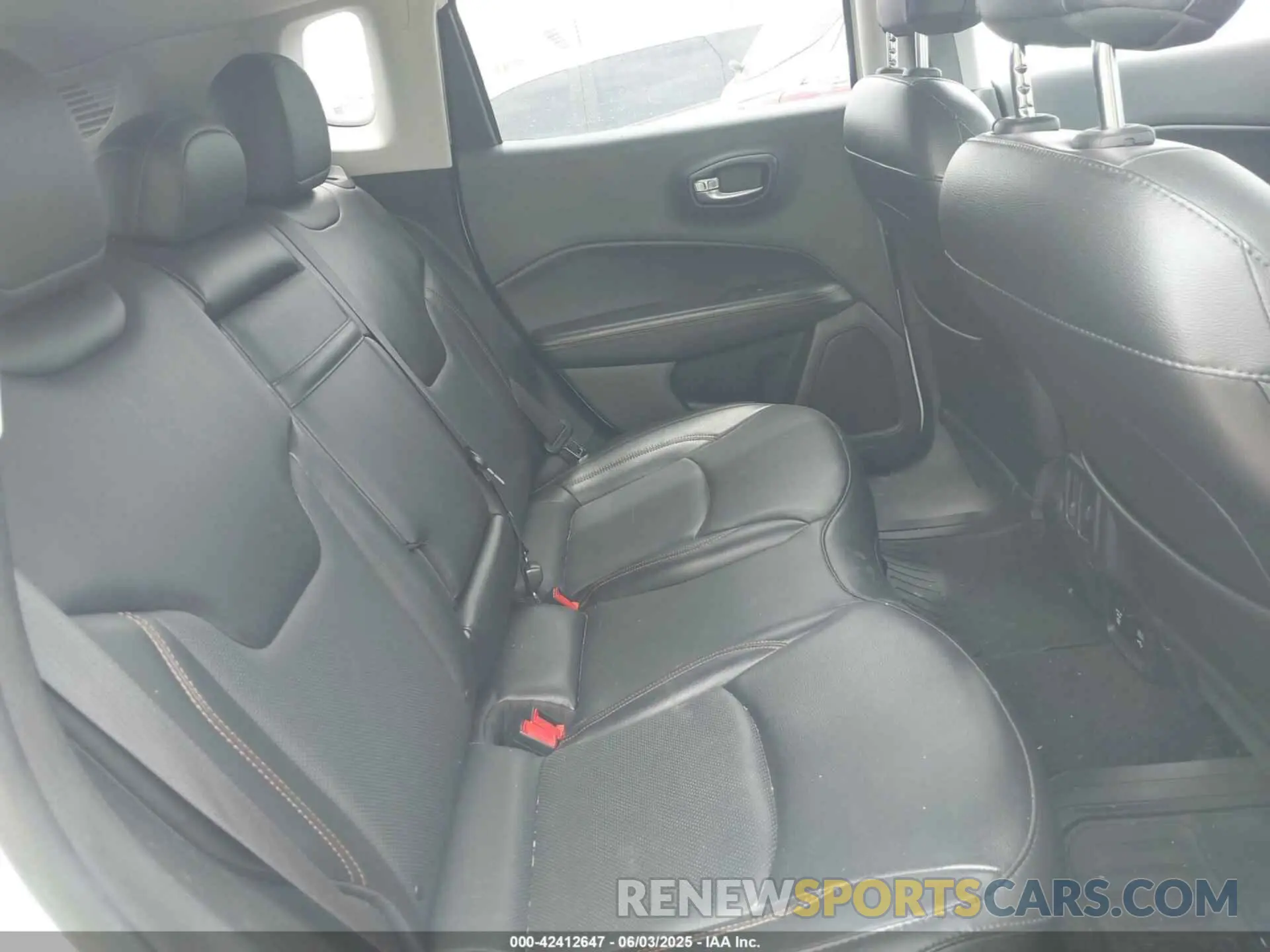 8 Photograph of a damaged car 3C4NJDCB1KT790969 JEEP COMPASS 2019