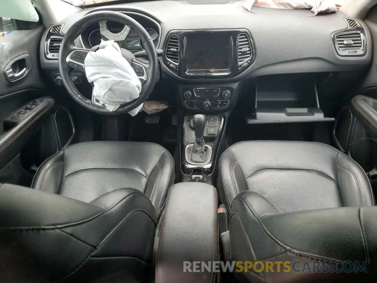 8 Photograph of a damaged car 3C4NJDCB1KT826322 JEEP COMPASS 2019