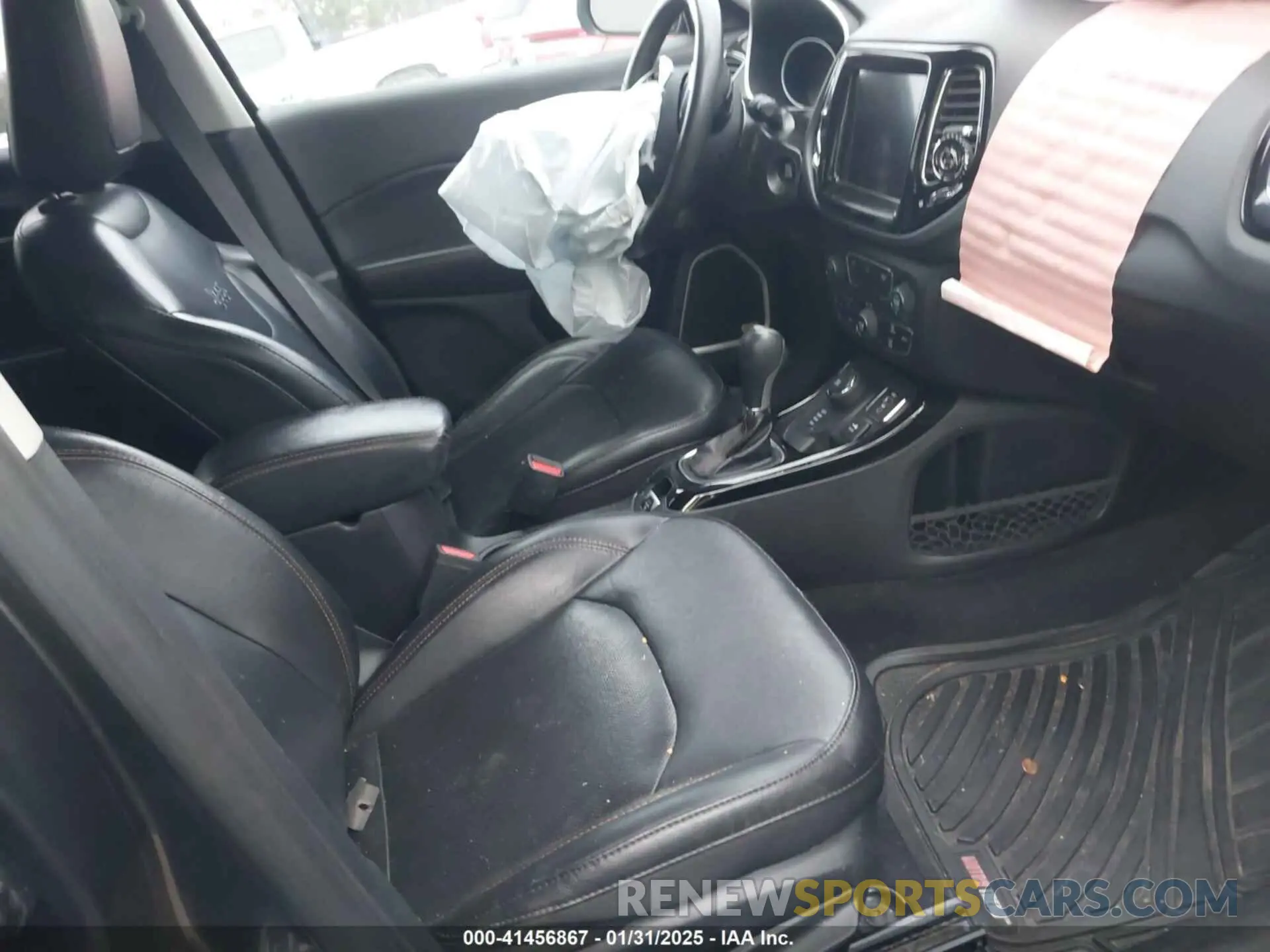 5 Photograph of a damaged car 3C4NJDCB2KT647108 JEEP COMPASS 2019