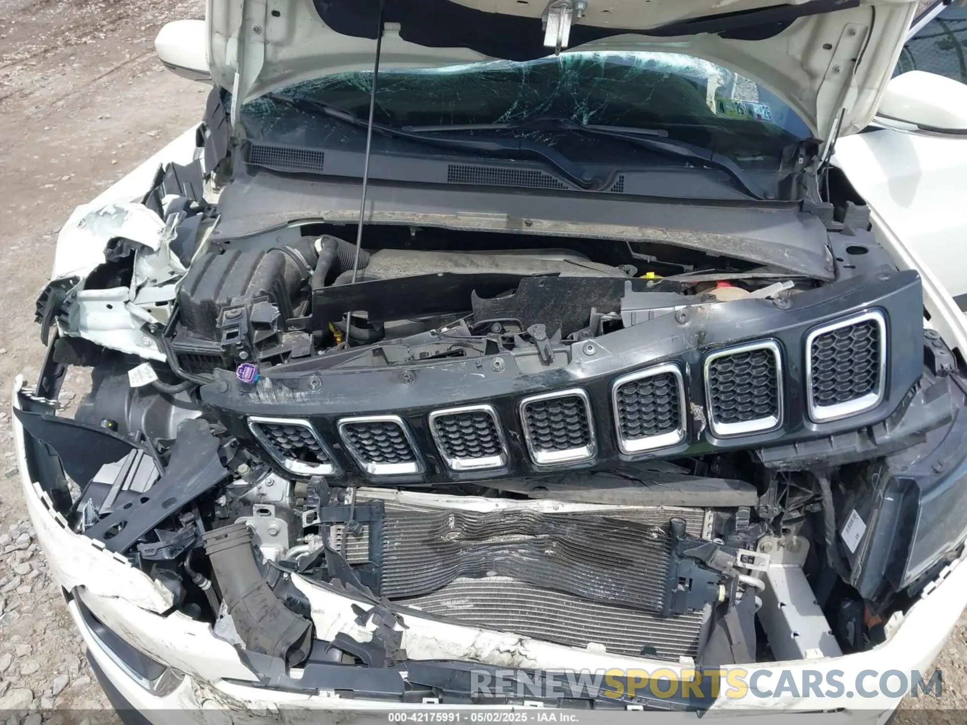10 Photograph of a damaged car 3C4NJDCB2KT704231 JEEP COMPASS 2019
