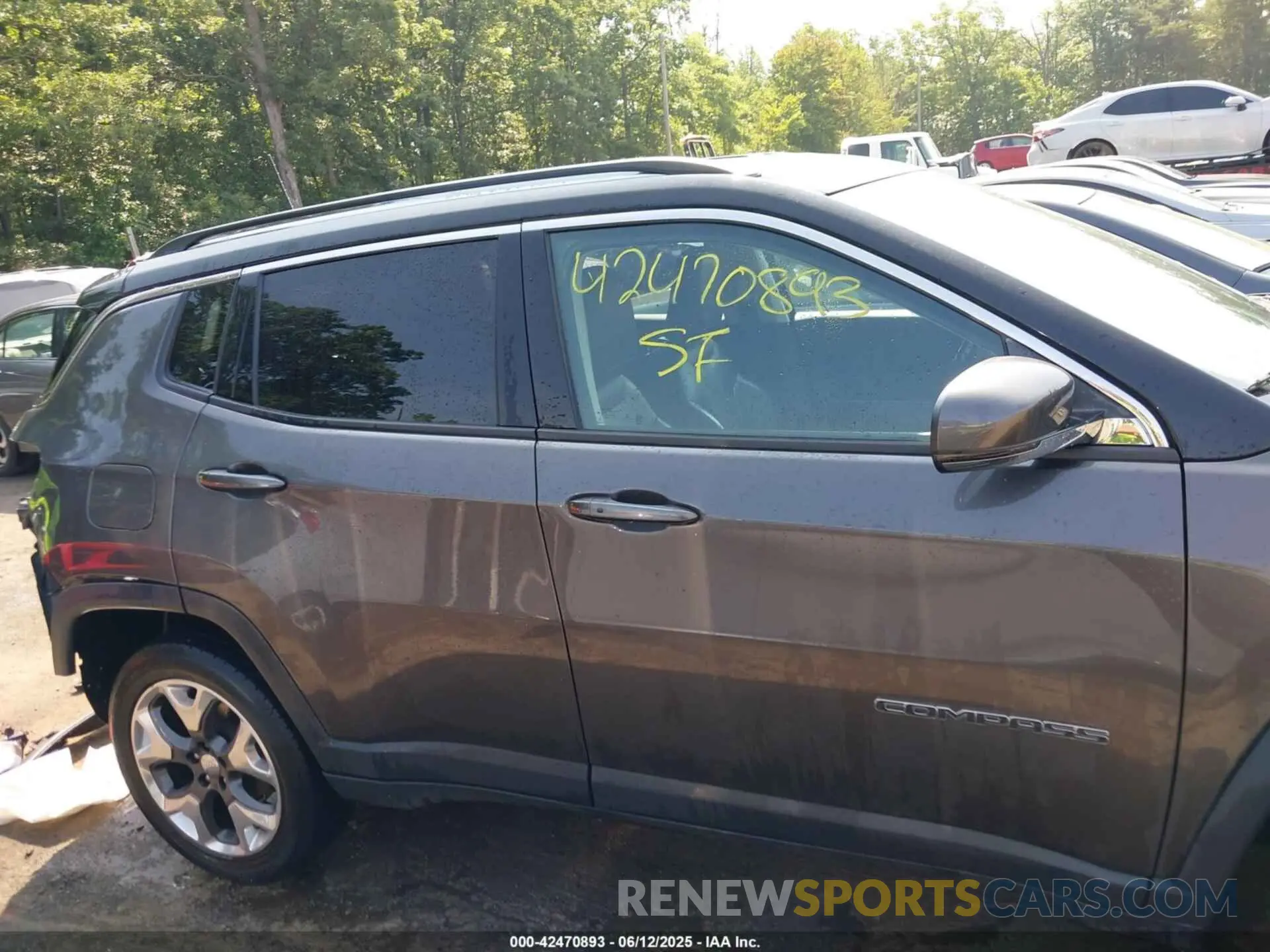 14 Photograph of a damaged car 3C4NJDCB3KT624128 JEEP COMPASS 2019