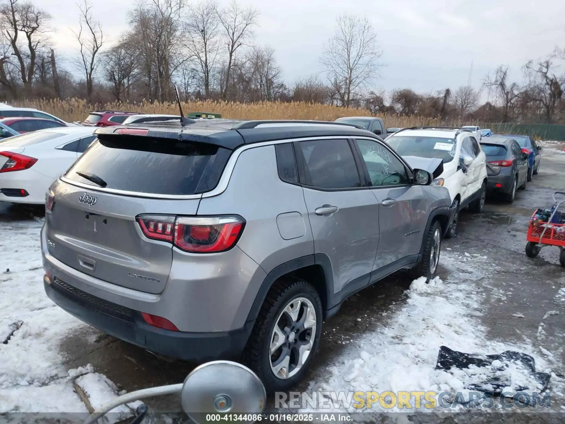 4 Photograph of a damaged car 3C4NJDCB4KT666145 JEEP COMPASS 2019