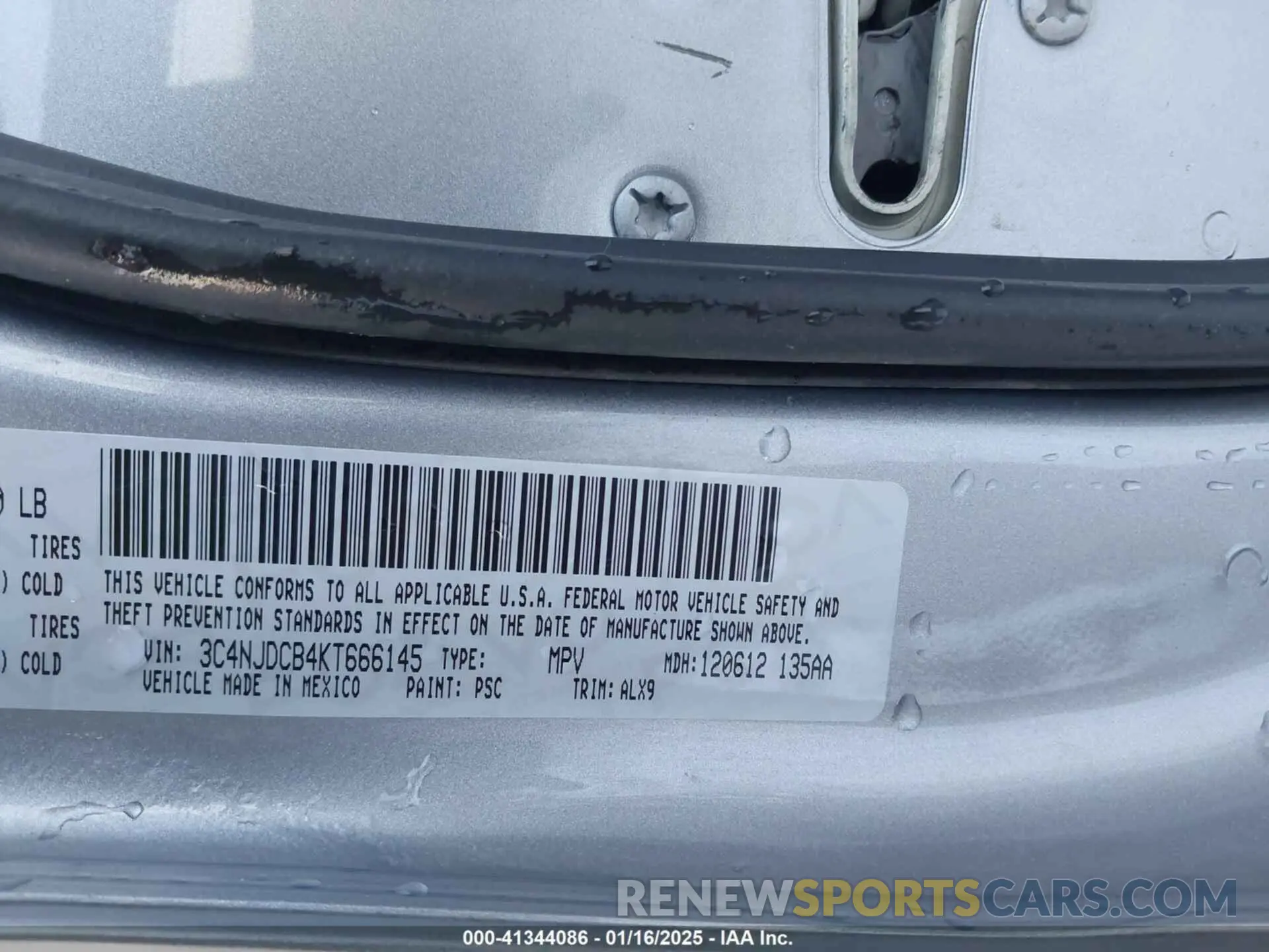 9 Photograph of a damaged car 3C4NJDCB4KT666145 JEEP COMPASS 2019