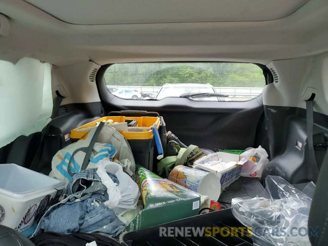 10 Photograph of a damaged car 3C4NJDCB4KT675458 JEEP COMPASS 2019