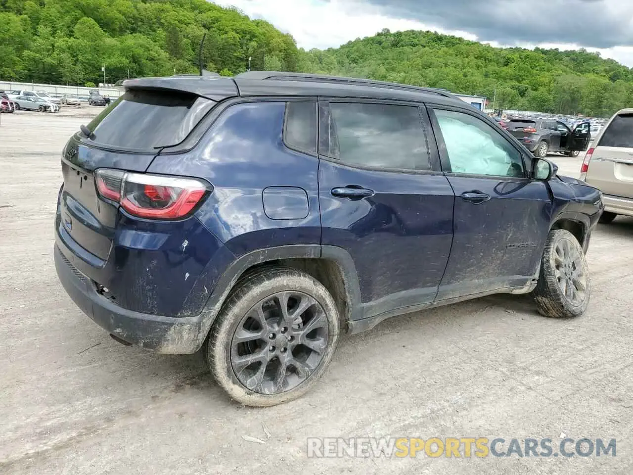 3 Photograph of a damaged car 3C4NJDCB4KT675458 JEEP COMPASS 2019