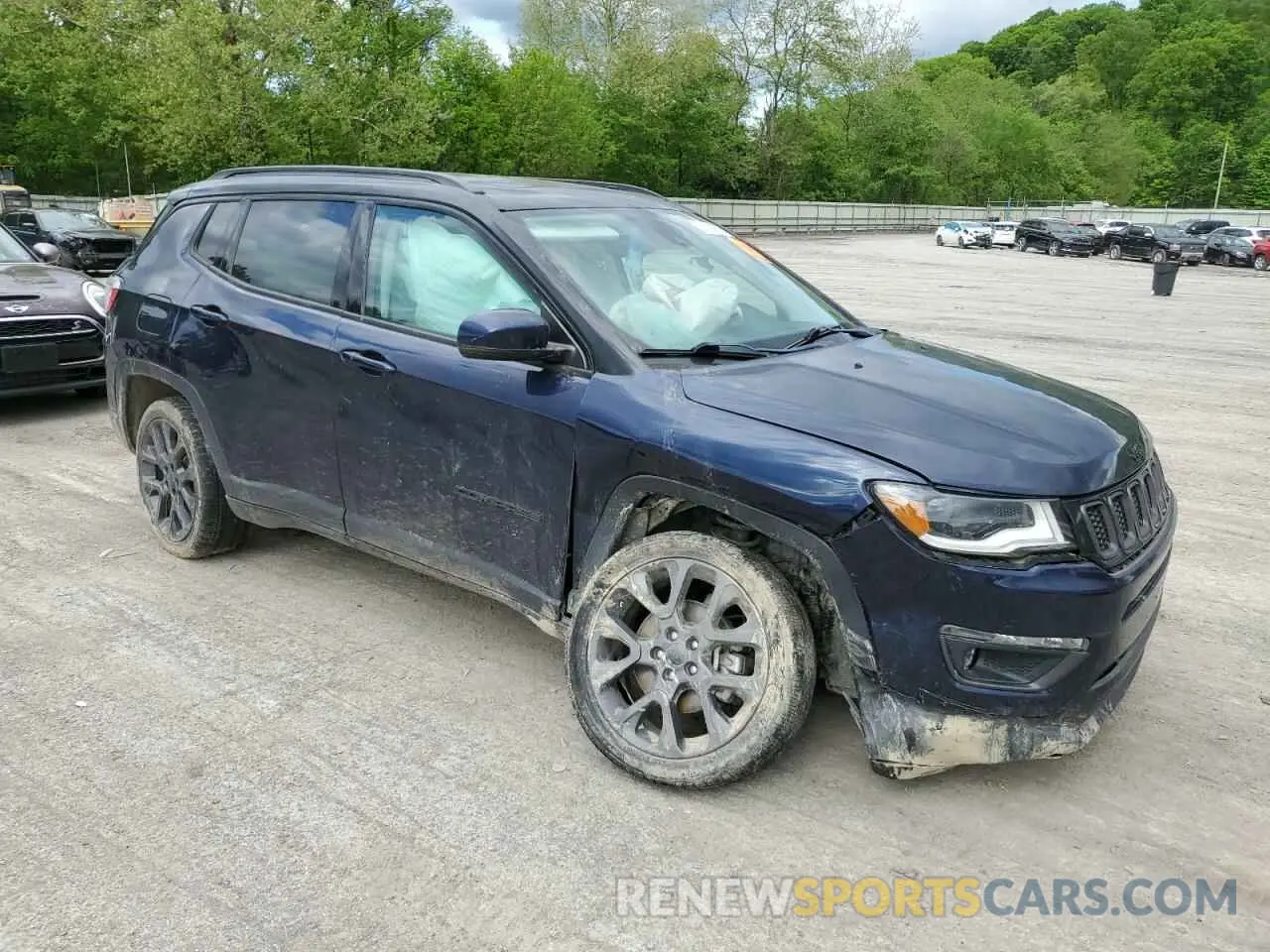 4 Photograph of a damaged car 3C4NJDCB4KT675458 JEEP COMPASS 2019