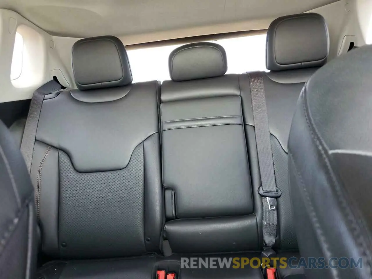 10 Photograph of a damaged car 3C4NJDCB4KT791758 JEEP COMPASS 2019