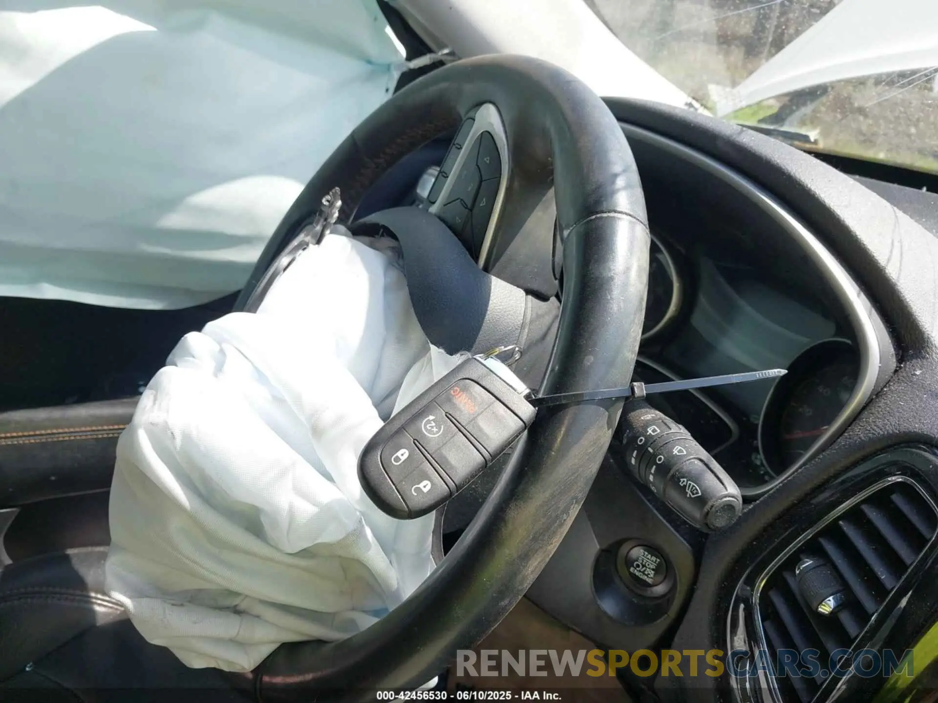 11 Photograph of a damaged car 3C4NJDCB4KT818425 JEEP COMPASS 2019