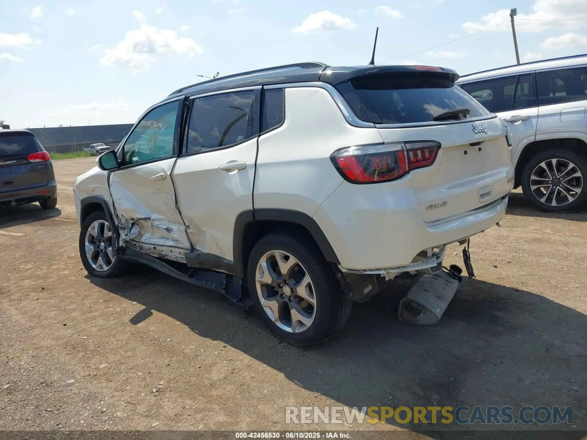 3 Photograph of a damaged car 3C4NJDCB4KT818425 JEEP COMPASS 2019