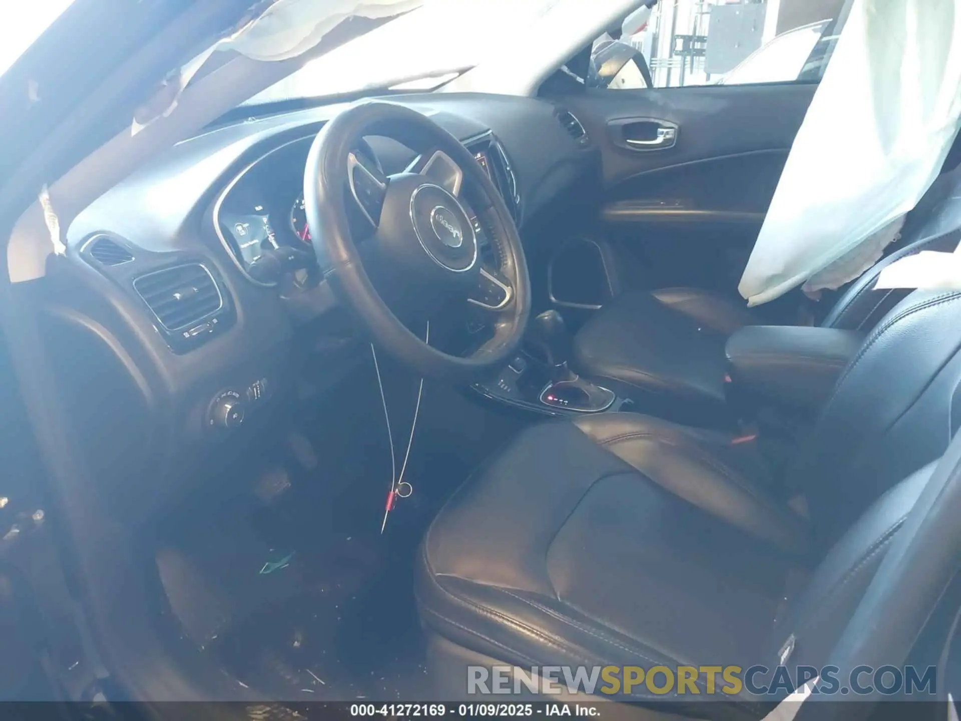 5 Photograph of a damaged car 3C4NJDCB4KT826881 JEEP COMPASS 2019