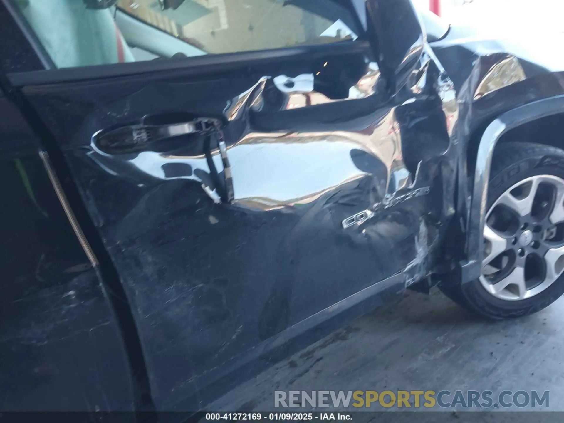 6 Photograph of a damaged car 3C4NJDCB4KT826881 JEEP COMPASS 2019
