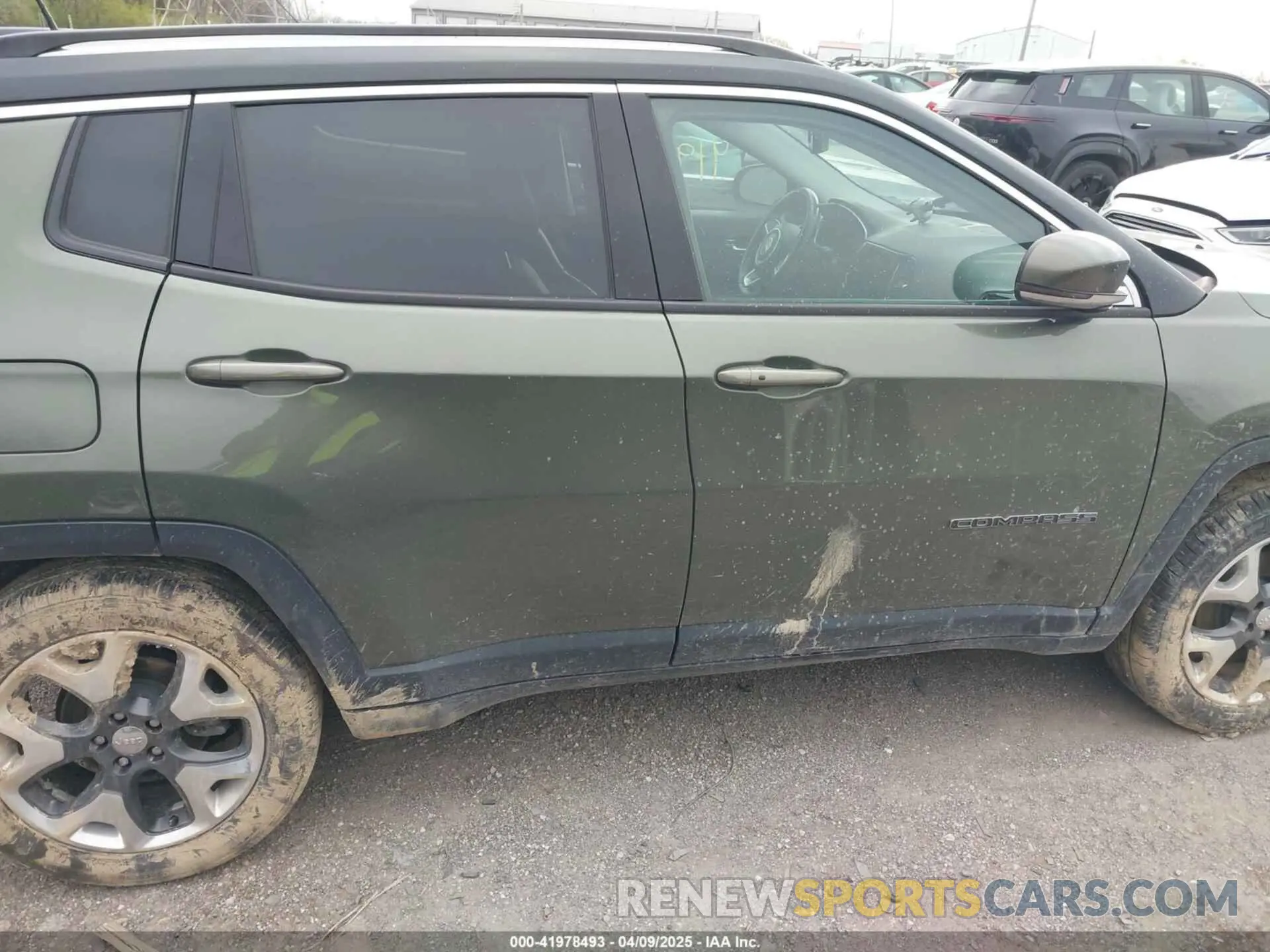 13 Photograph of a damaged car 3C4NJDCB5KT629864 JEEP COMPASS 2019