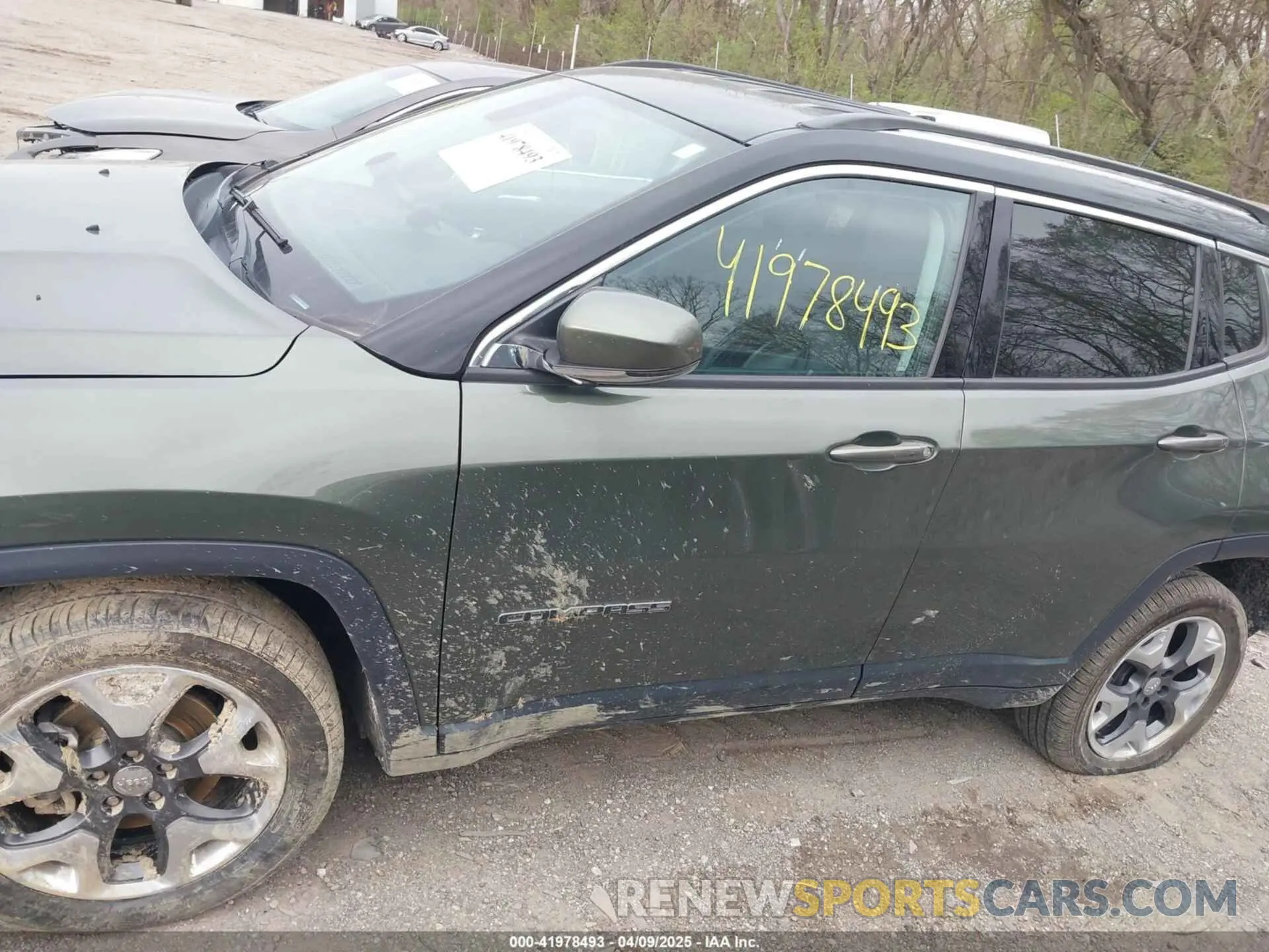 14 Photograph of a damaged car 3C4NJDCB5KT629864 JEEP COMPASS 2019