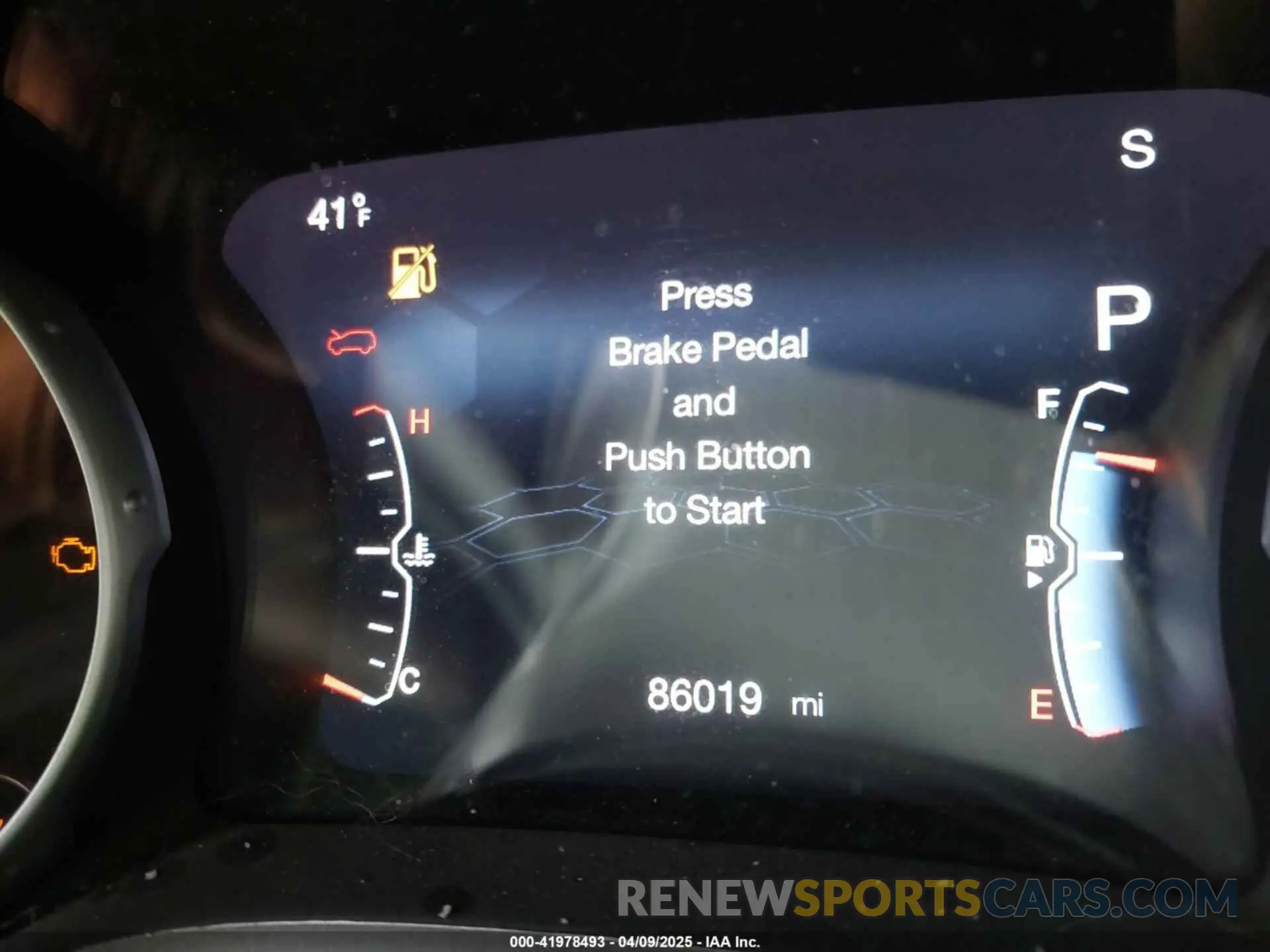 15 Photograph of a damaged car 3C4NJDCB5KT629864 JEEP COMPASS 2019