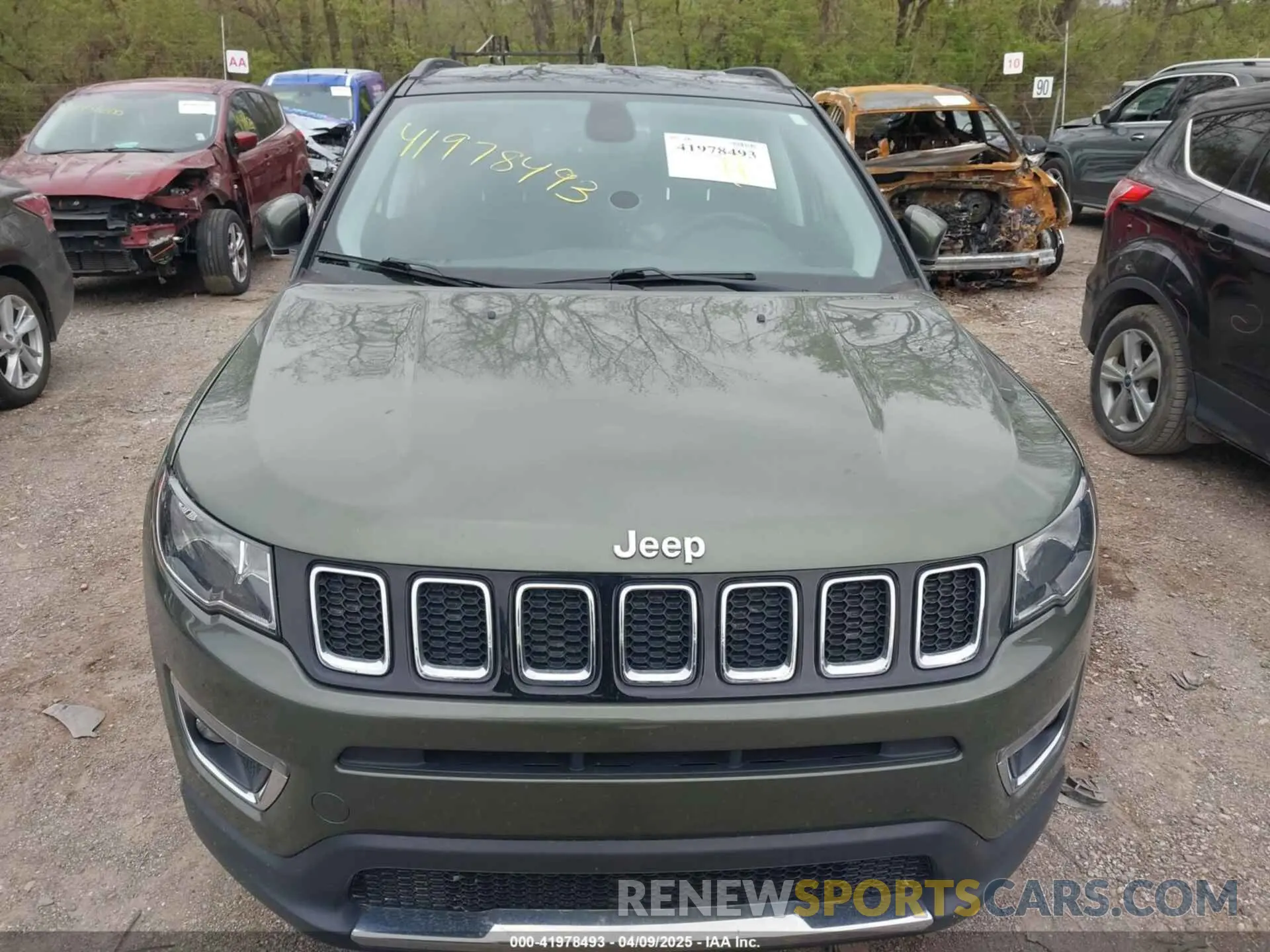 18 Photograph of a damaged car 3C4NJDCB5KT629864 JEEP COMPASS 2019