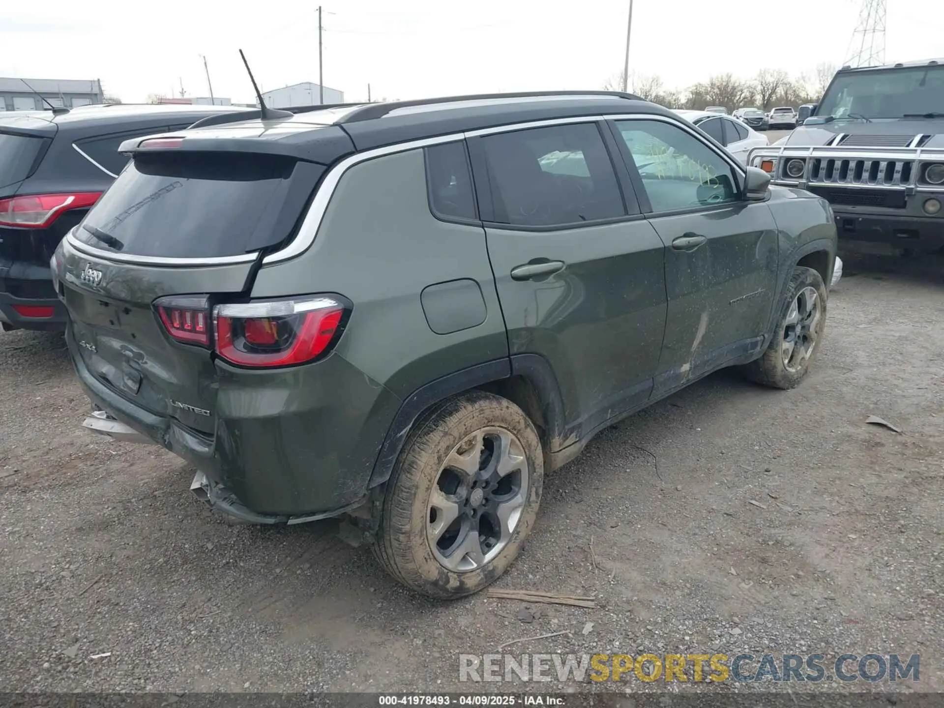 4 Photograph of a damaged car 3C4NJDCB5KT629864 JEEP COMPASS 2019